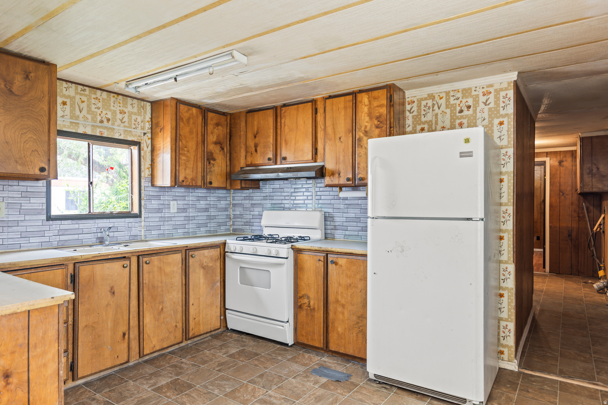 MOUNTAIN VIEW ESTATES - Residential