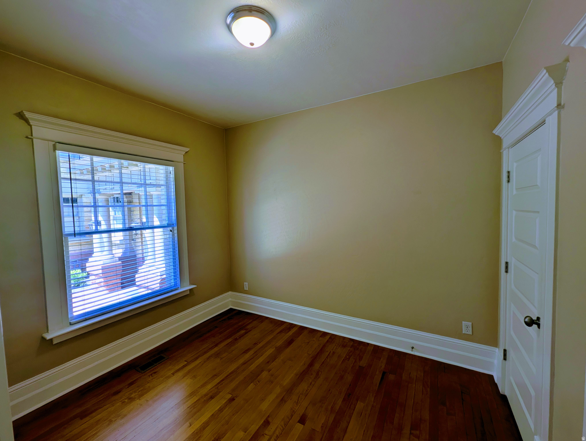 IVANHOE APARTMENTS CONDO - Residential