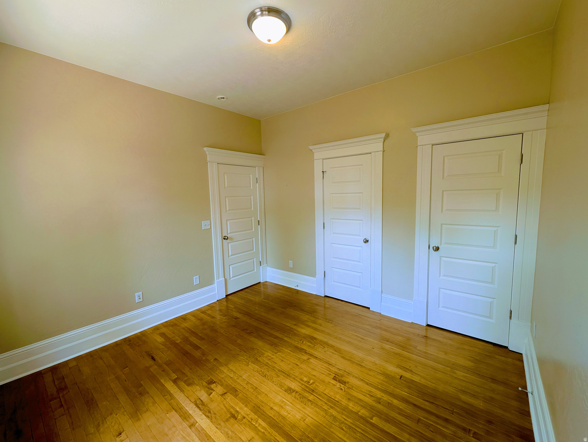 IVANHOE APARTMENTS CONDO - Residential