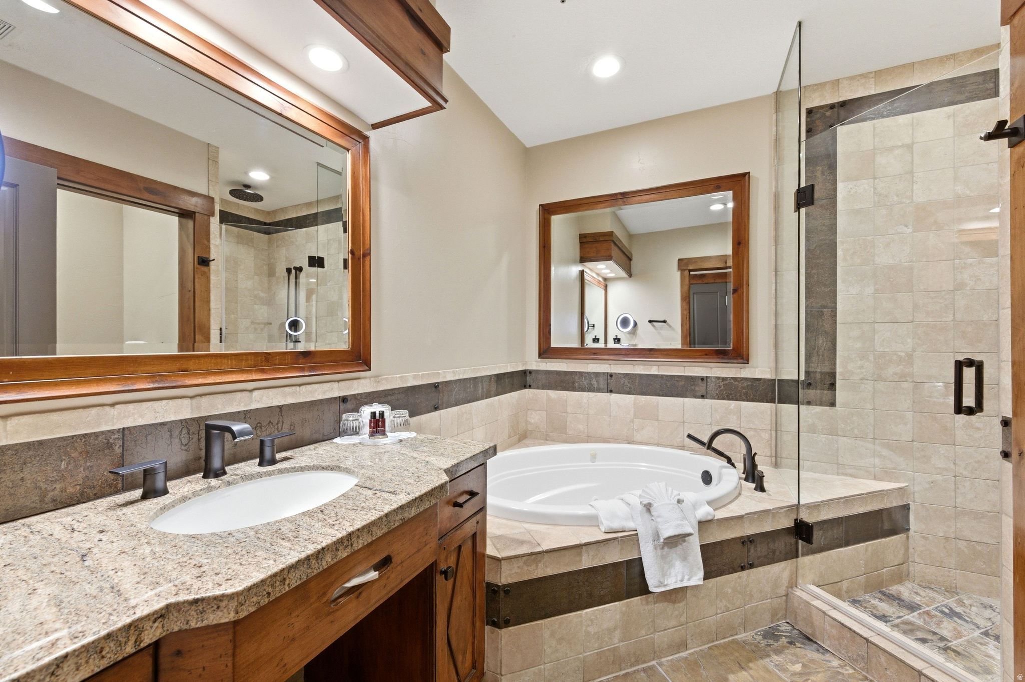 HOTEL PARK CITY - Residential