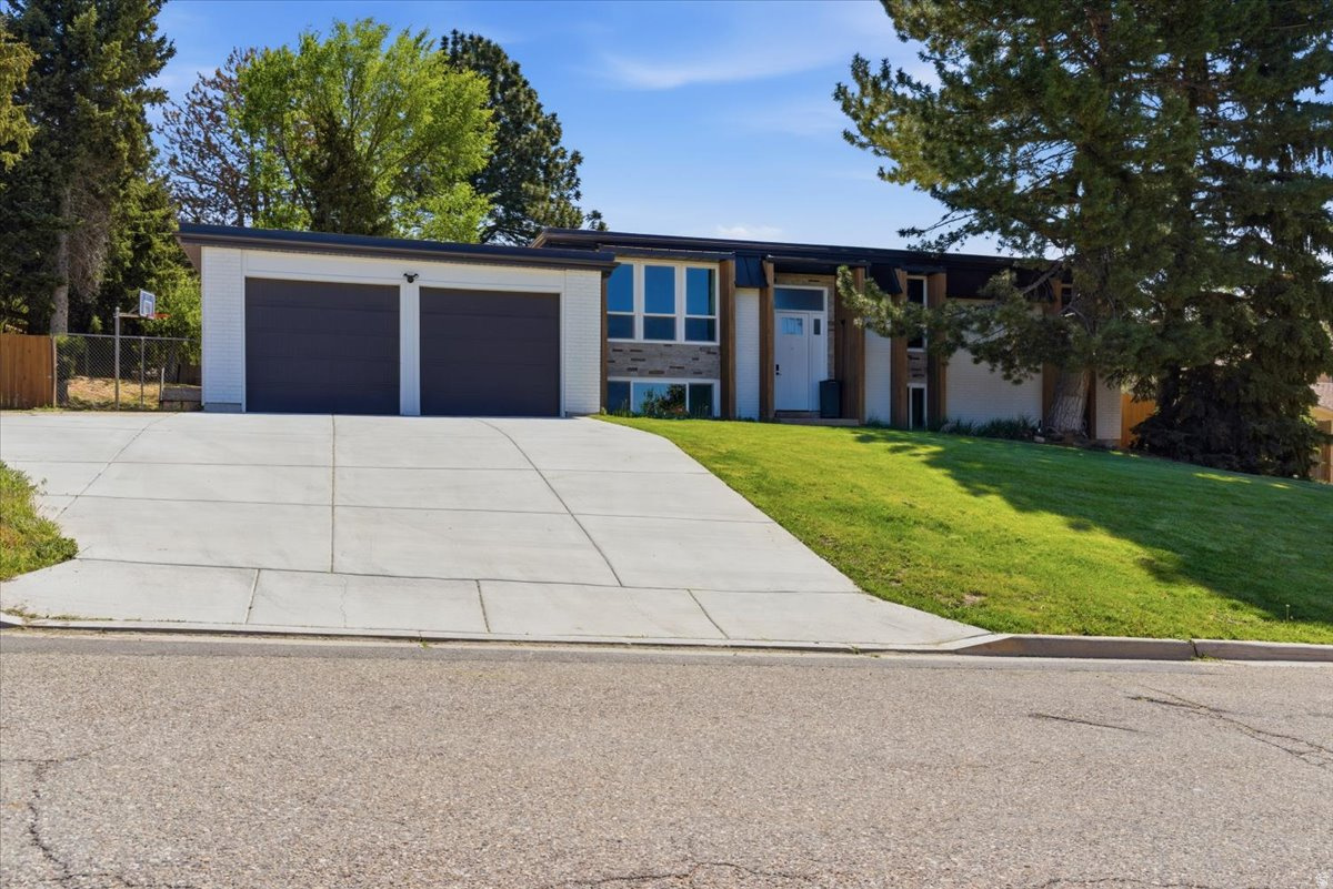 MAJESTIC HEIGHTS - Residential