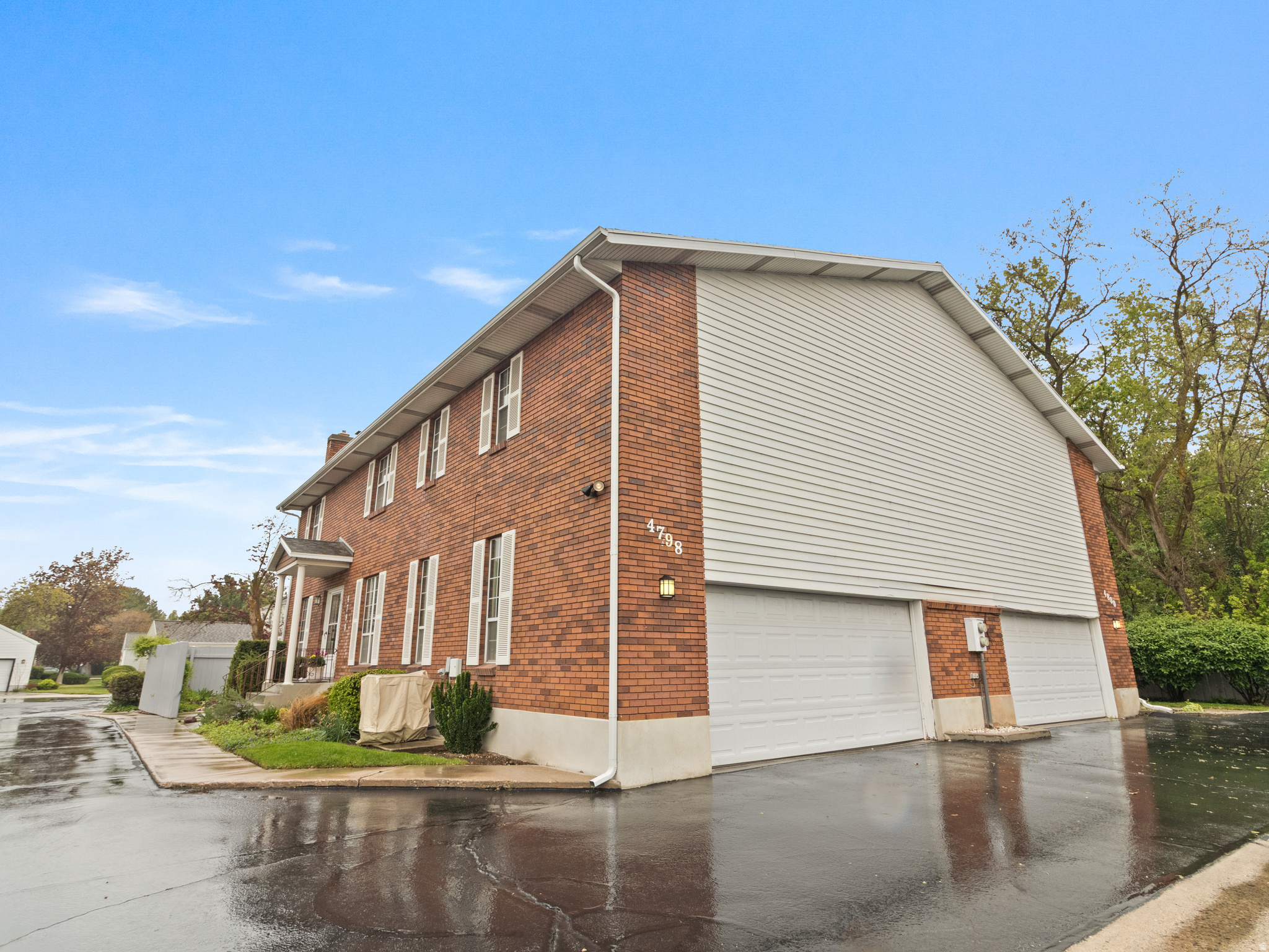 GREAT PRICE!  THE $550 HOA FEE INCLUDES EARTHQUAKE INSURANCE AS WELL AS ALL THE OTHER WONDERFUL AMENITIES* THIS IS A BONUS THAT A LOT OF OTHER HOA DO NOT INCLUDE*Great townhome nestled in the heart of Holladay. Located in the Tidewater Village Community. Many upgraded features. Dining area off the kitchen and living room with a gas fireplace and sitting area. Hardwood floors and neutral color paint. 2nd floor with three large bedrooms. Large master suite with master bathroom. Fully finished basement set up for a mother in law apt. Built in kitchen bar including a sink and small cooktop. Studio set up with a dining area, family room and bedroom.  Including a 3/4 bath. Oversized Large 2 car garage with storage. Patio with mountain views.  Buyer to verify all information.