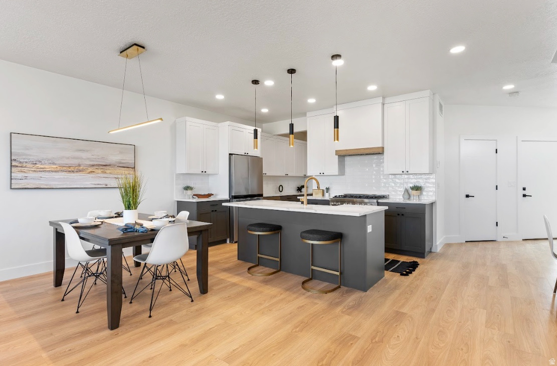 FAIRWAYS TOWNHOMES - Residential