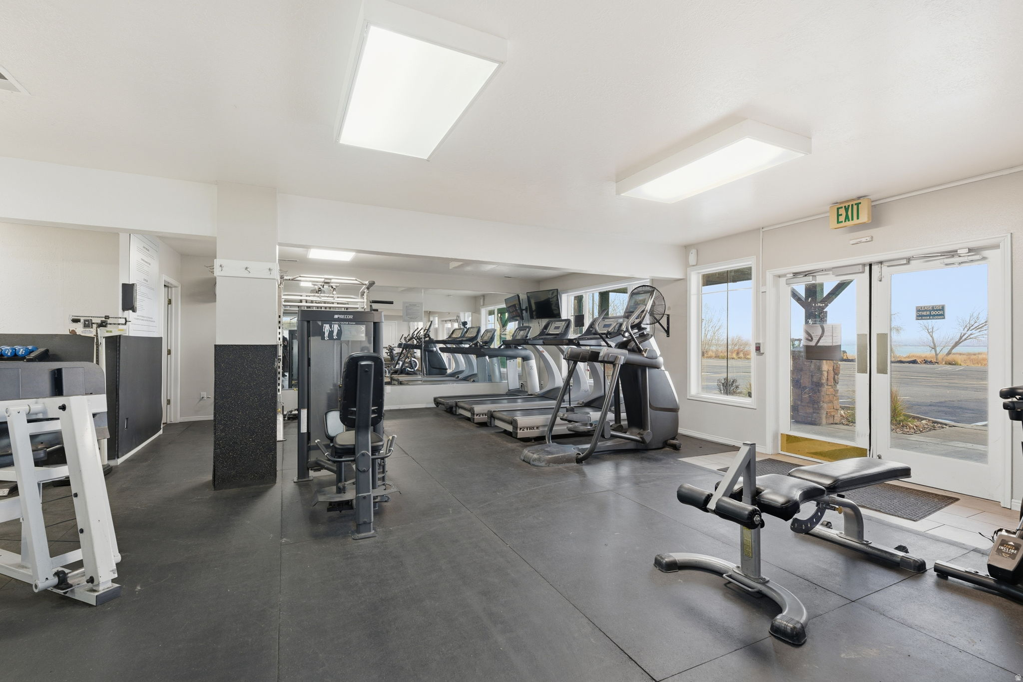 FAIRWAYS TOWNHOMES - Residential