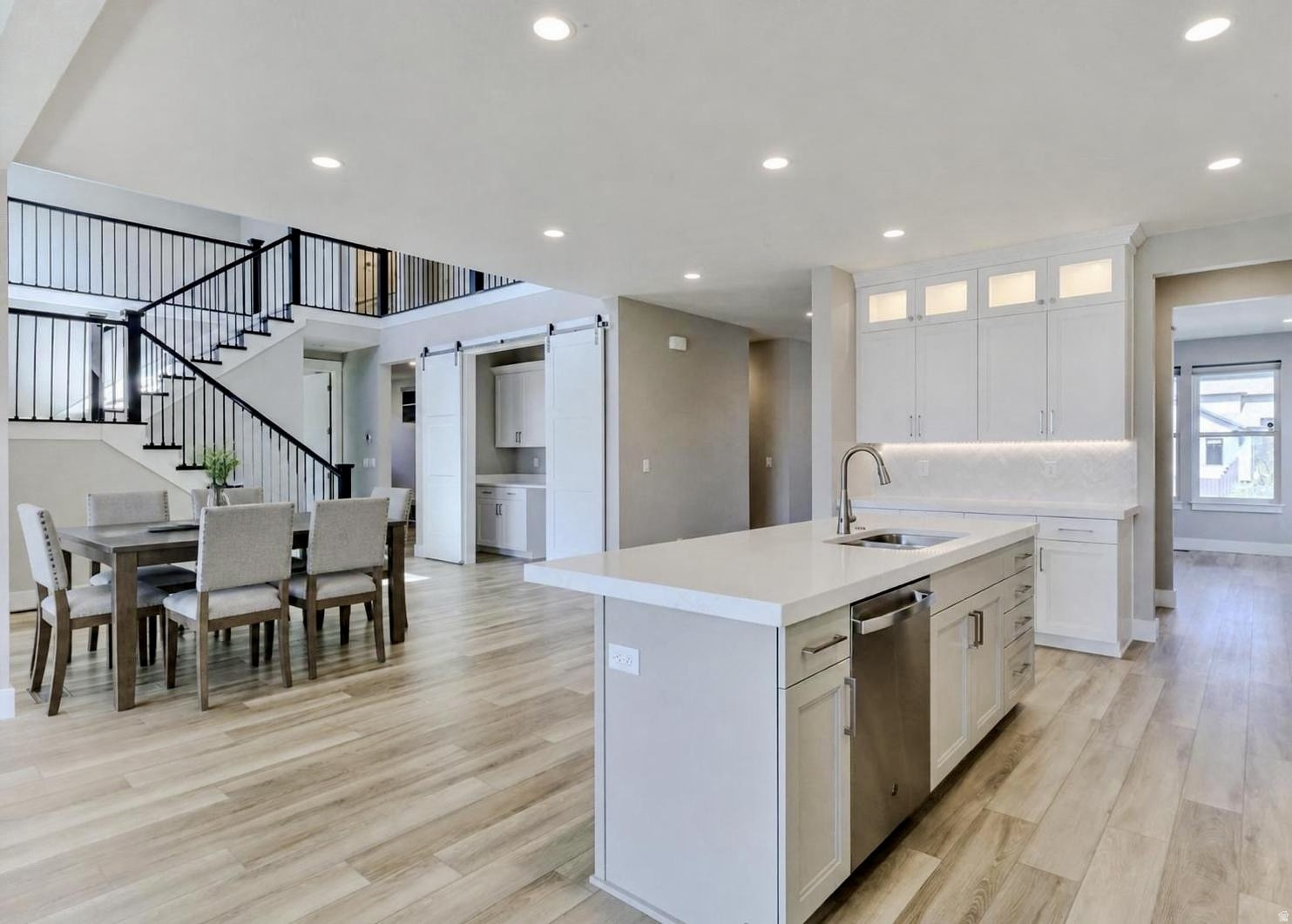 BEACON HILL - Residential