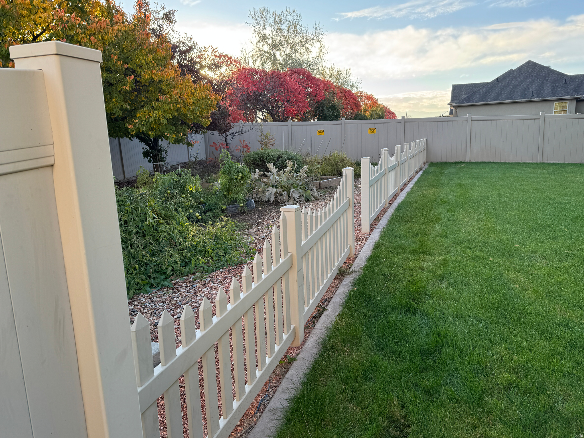 SUNSET FARMS - Residential
