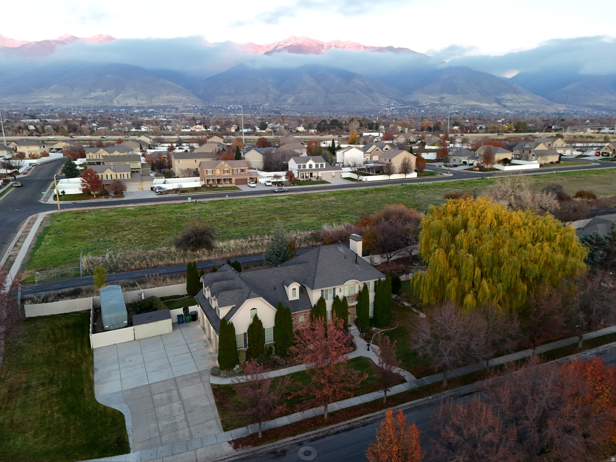 SUNSET FARMS - Residential