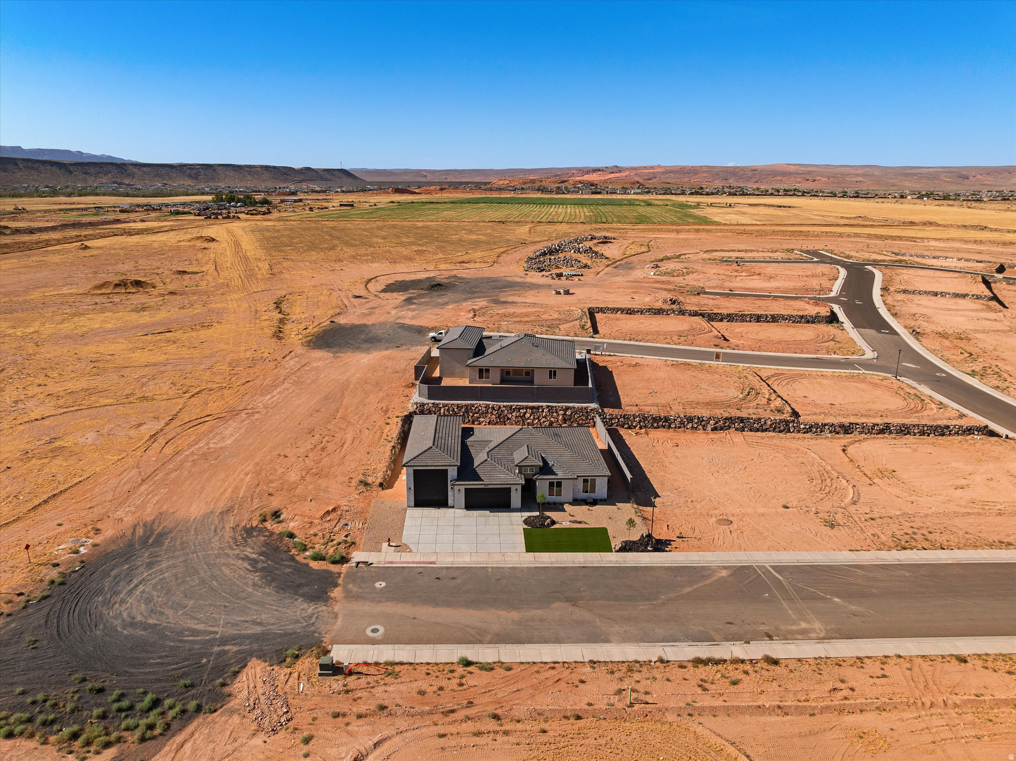 RED SLATE ESTATES - Residential
