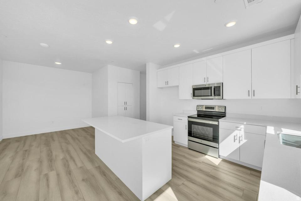 AUBURN HILLS - Residential