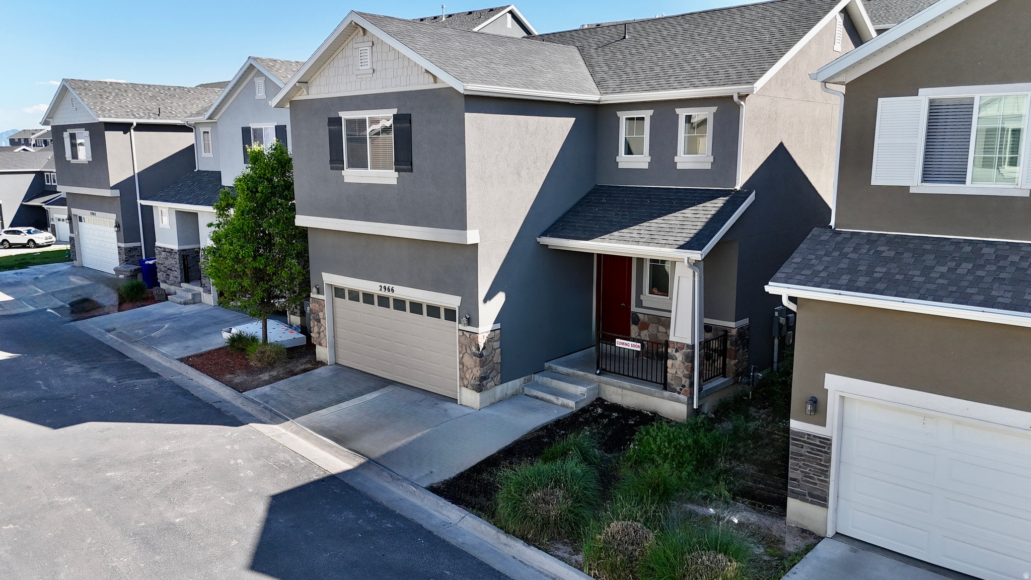 This immaculate 5-bed, 4-bath home perfectly blends modern luxury with outdoor adventure. The open floor plan features 9-foot ceilings, upgraded lighting, and a gourmet kitchen with stainless steel appliances and a walk-in pantry. The upper level offers a versatile loft and a luxurious primary suite with a garden tub. Located just steps from Fox Hollow Park and Utah Lake trails, this home boasts breathtaking mountain views in a prime location.