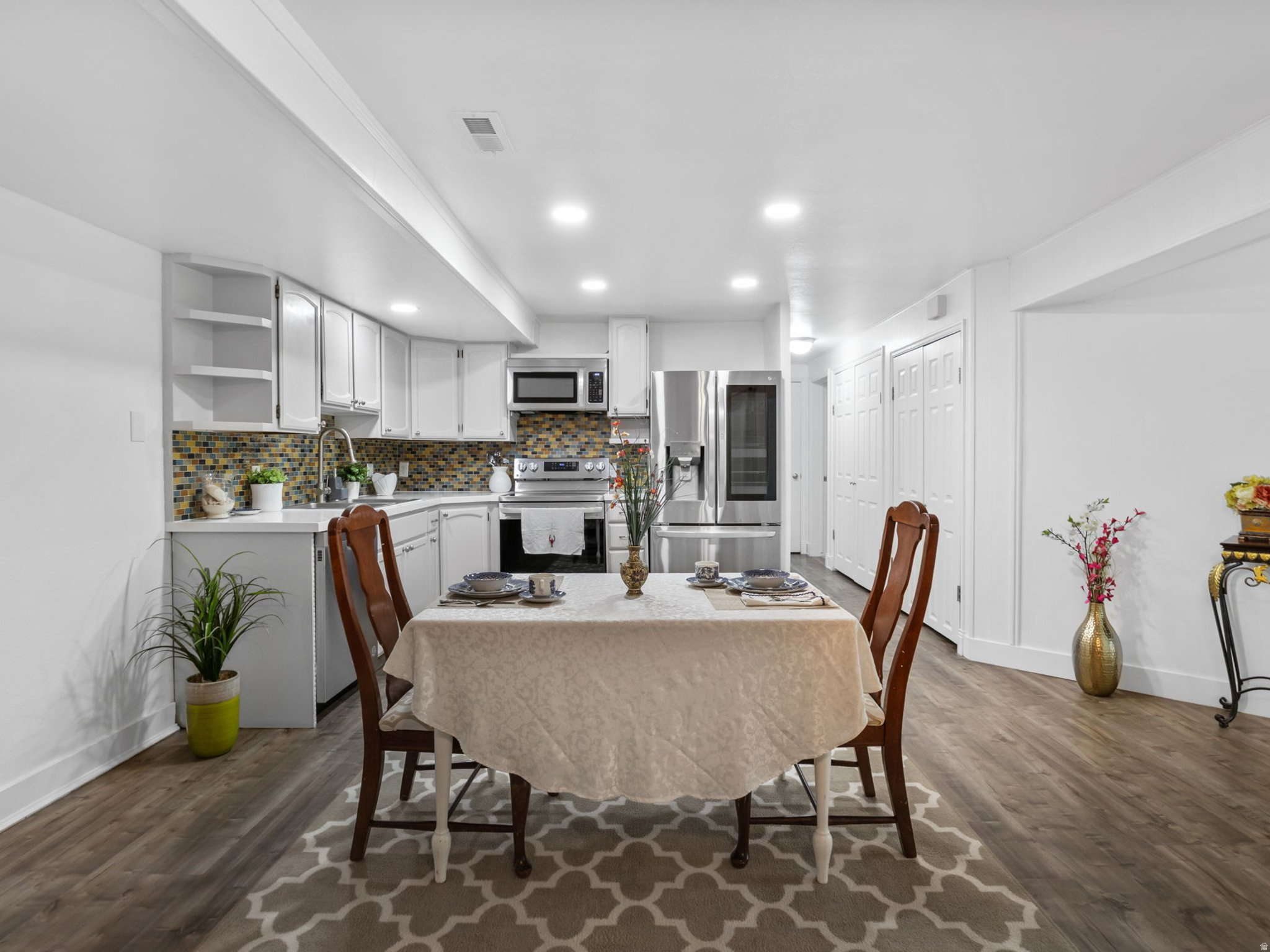 WILLOWBROOK HILL CON - Residential