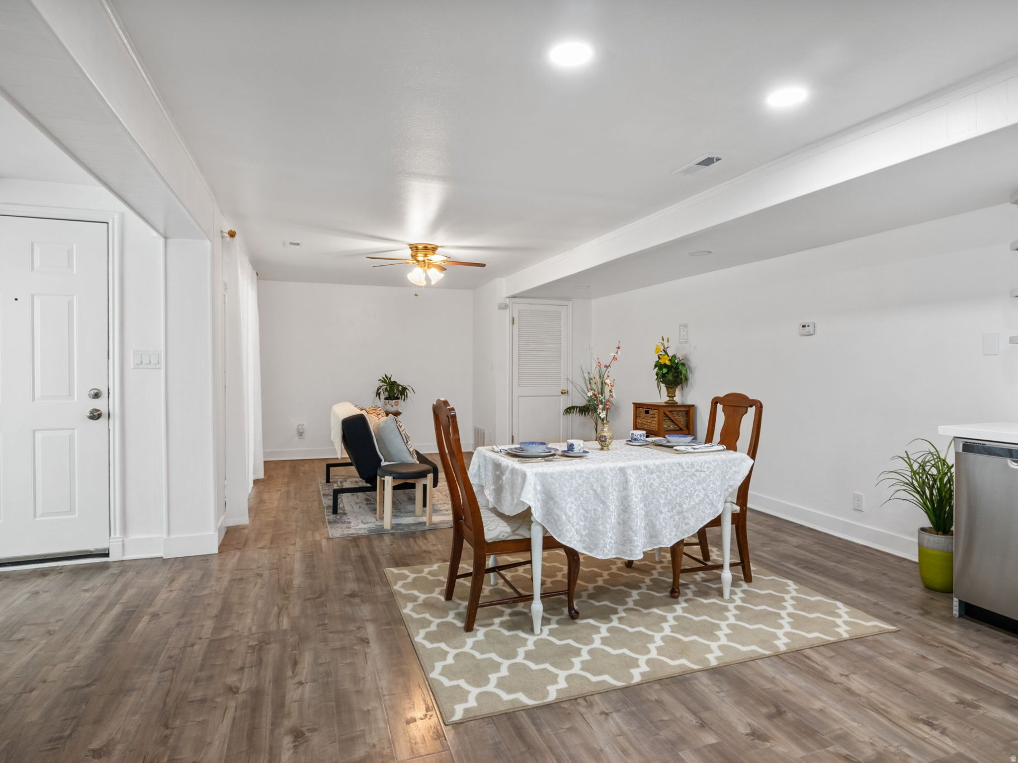 WILLOWBROOK HILL CON - Residential