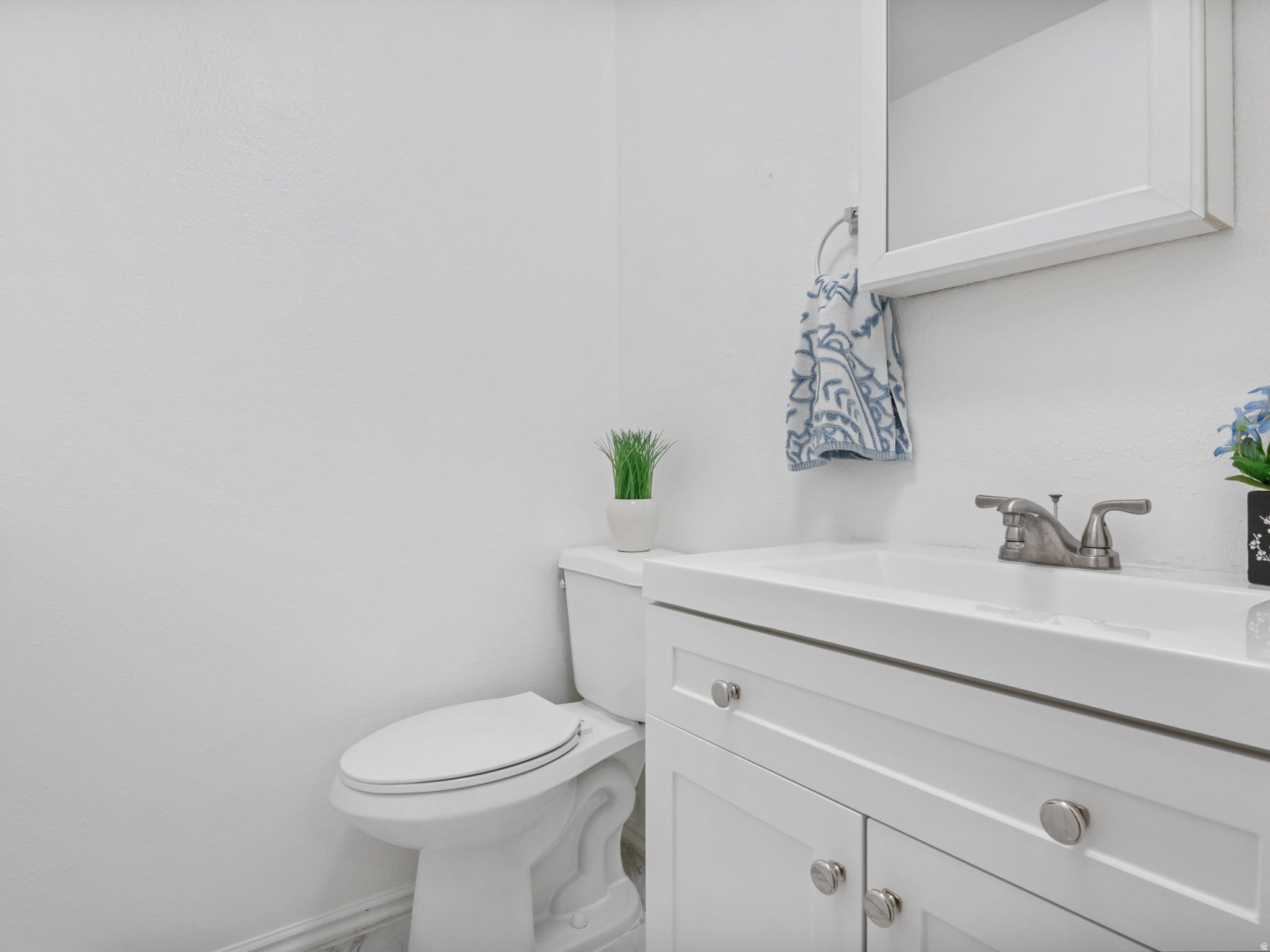 WILLOWBROOK HILL CON - Residential