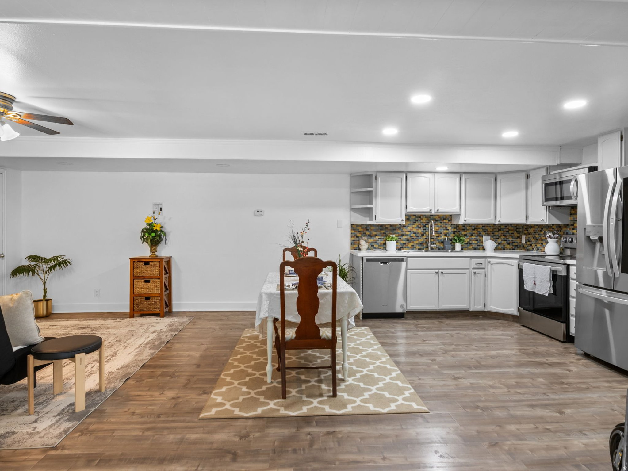 WILLOWBROOK HILL CON - Residential