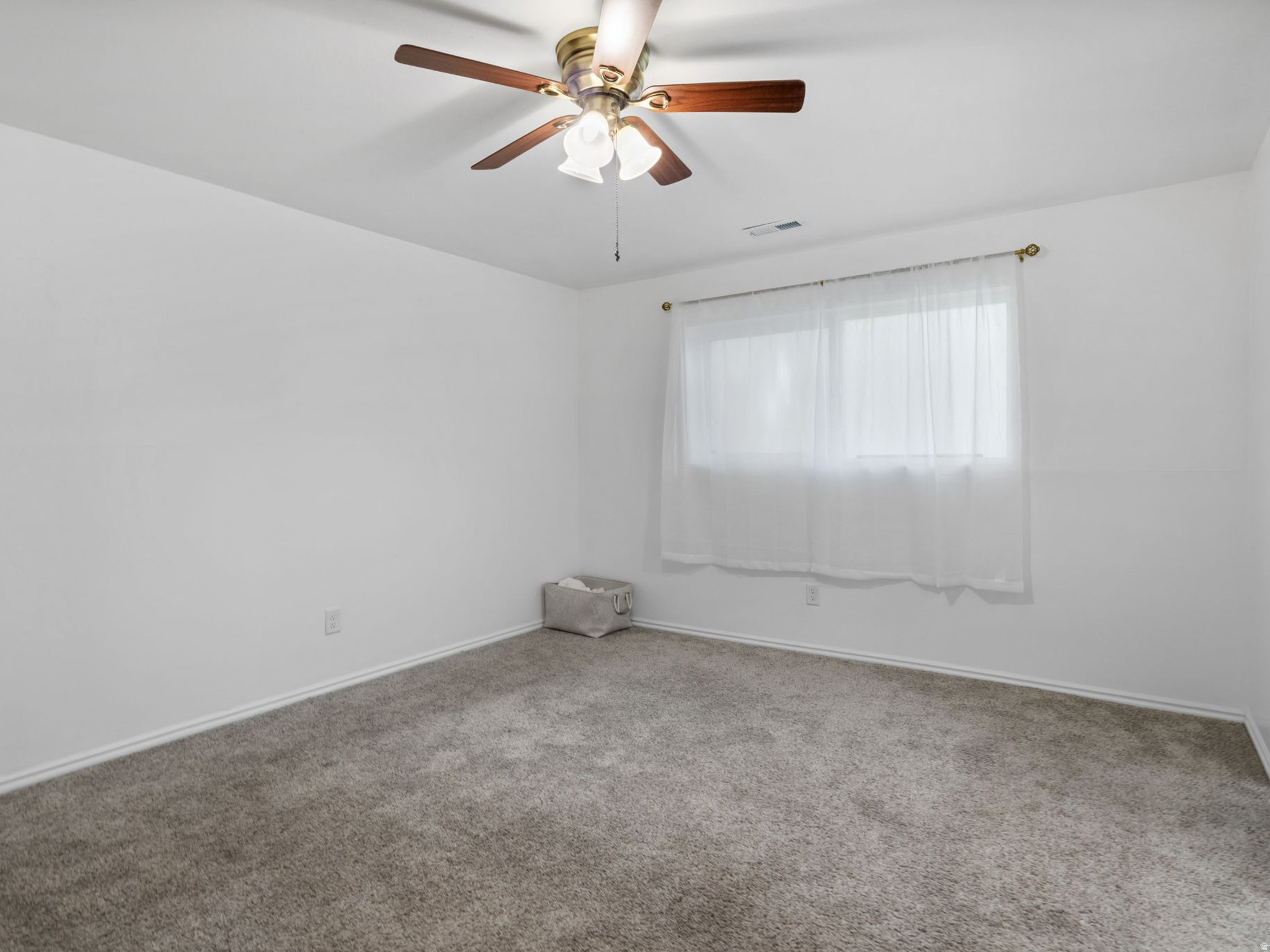 WILLOWBROOK HILL CON - Residential