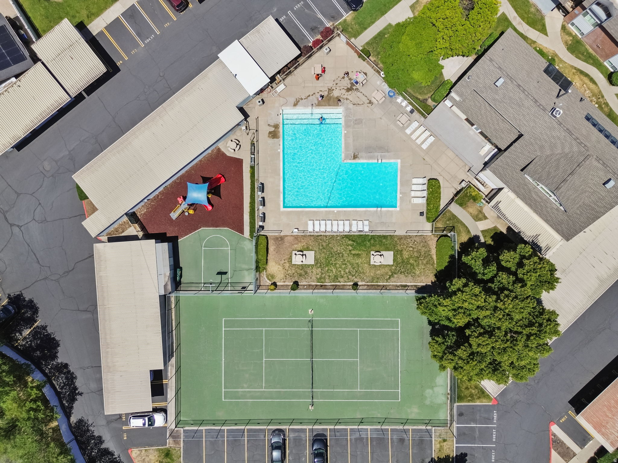 WILLOWBROOK HILL CON - Residential