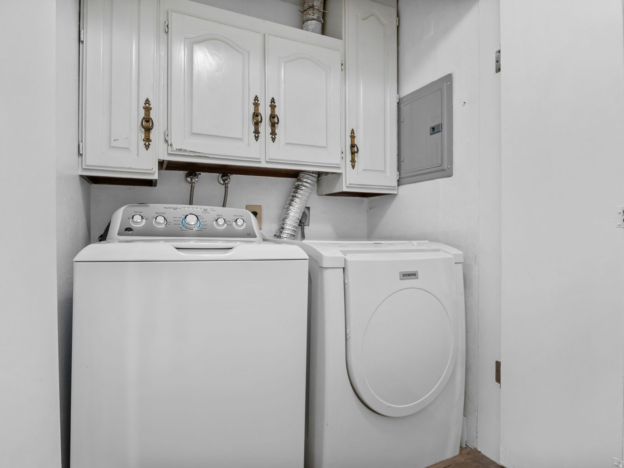 WILLOWBROOK HILL CON - Residential