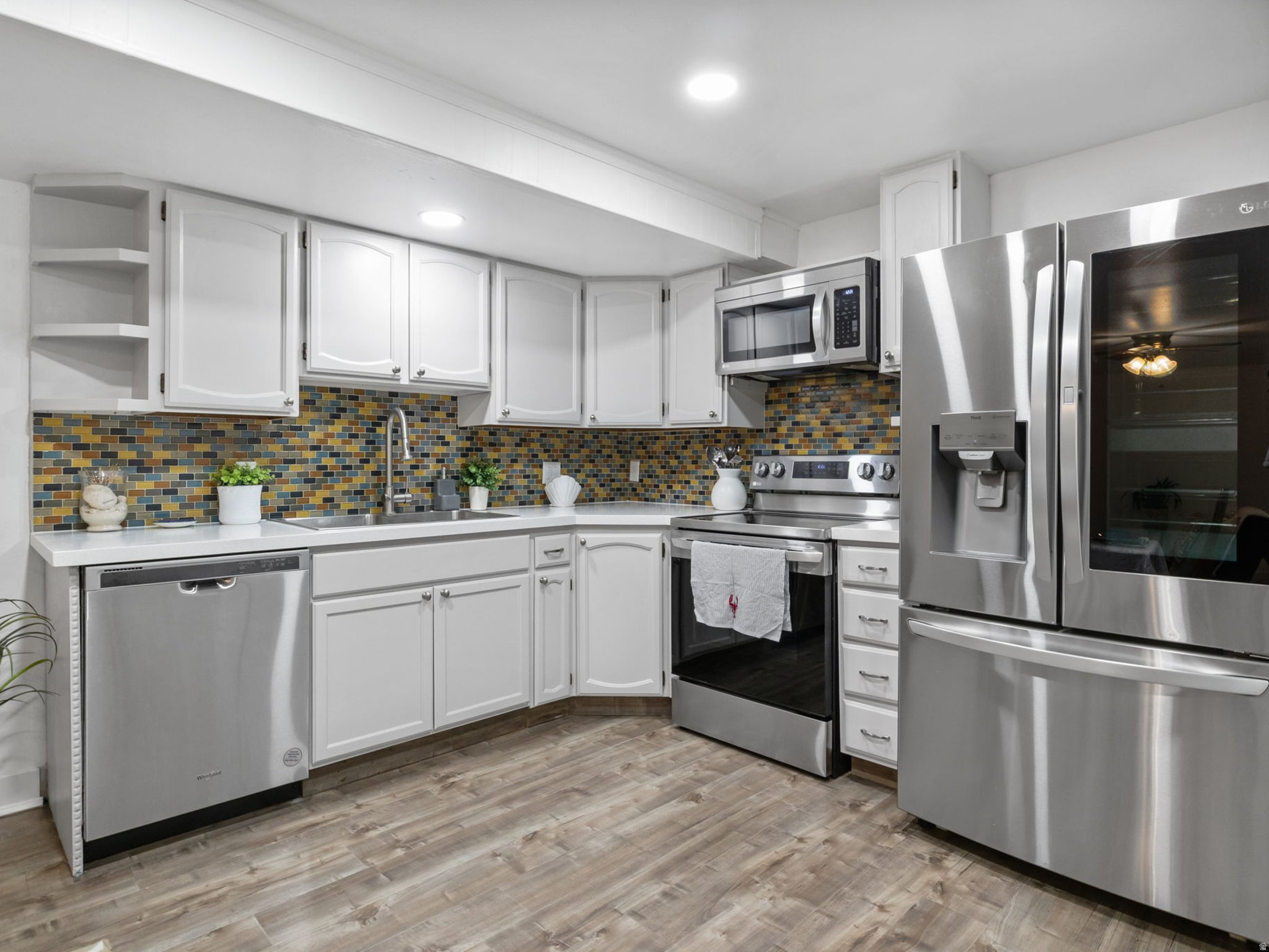 WILLOWBROOK HILL CON - Residential