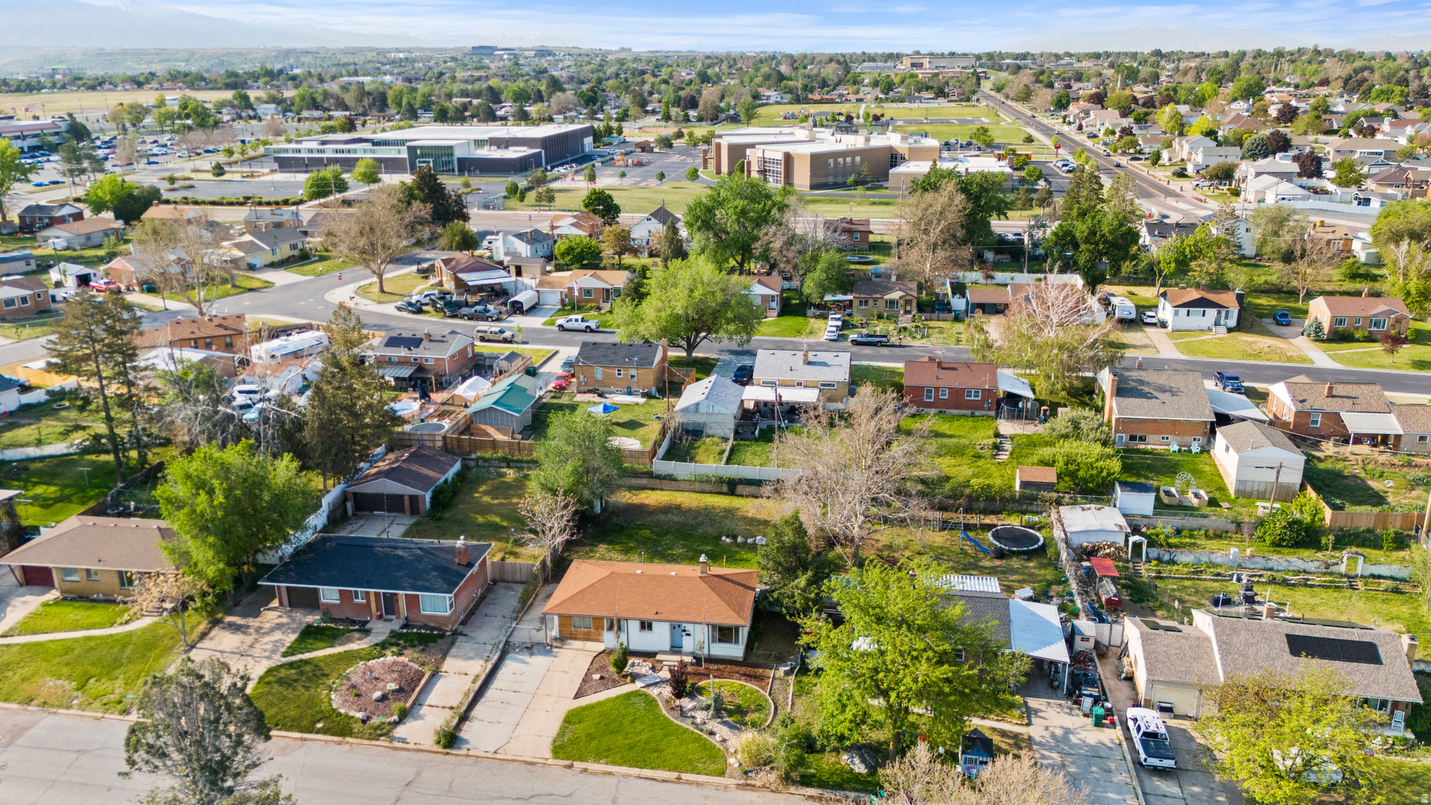 HAL-VERN PARK - Residential