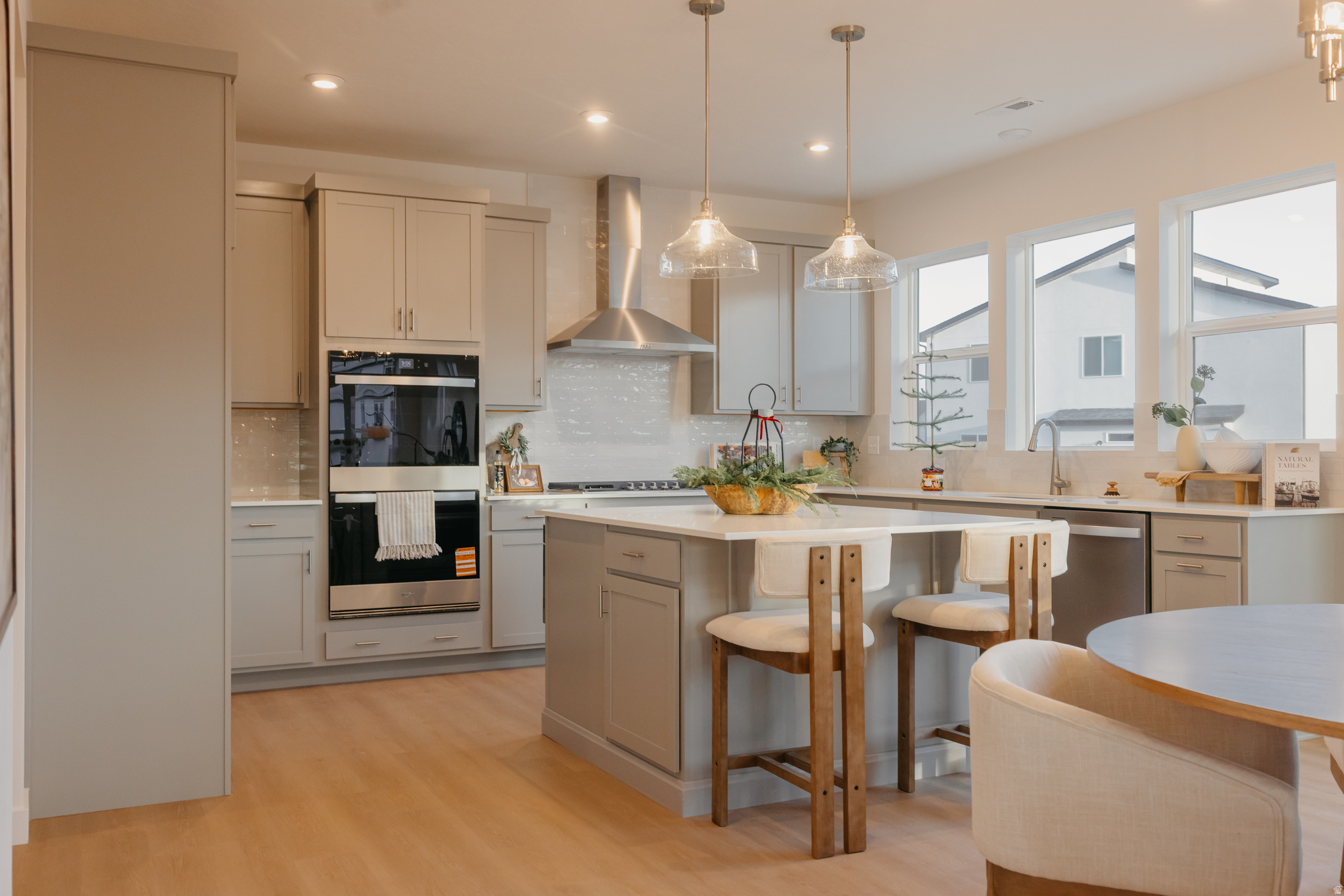 RIVERSIDE ESTATES - Residential