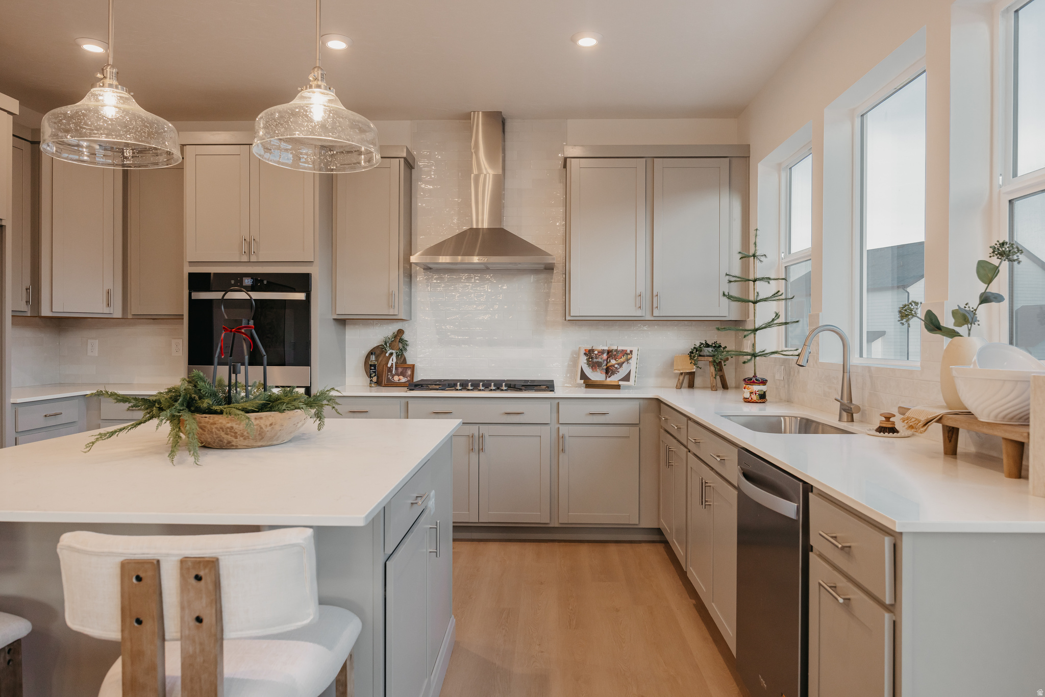 RIVERSIDE ESTATES - Residential