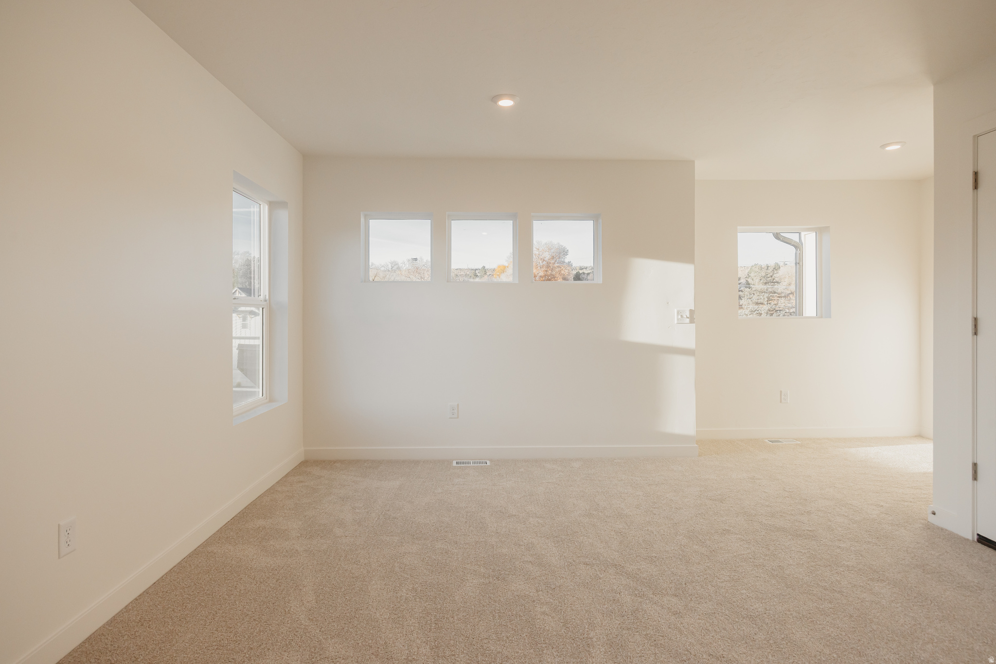 RIVERSIDE ESTATES - Residential