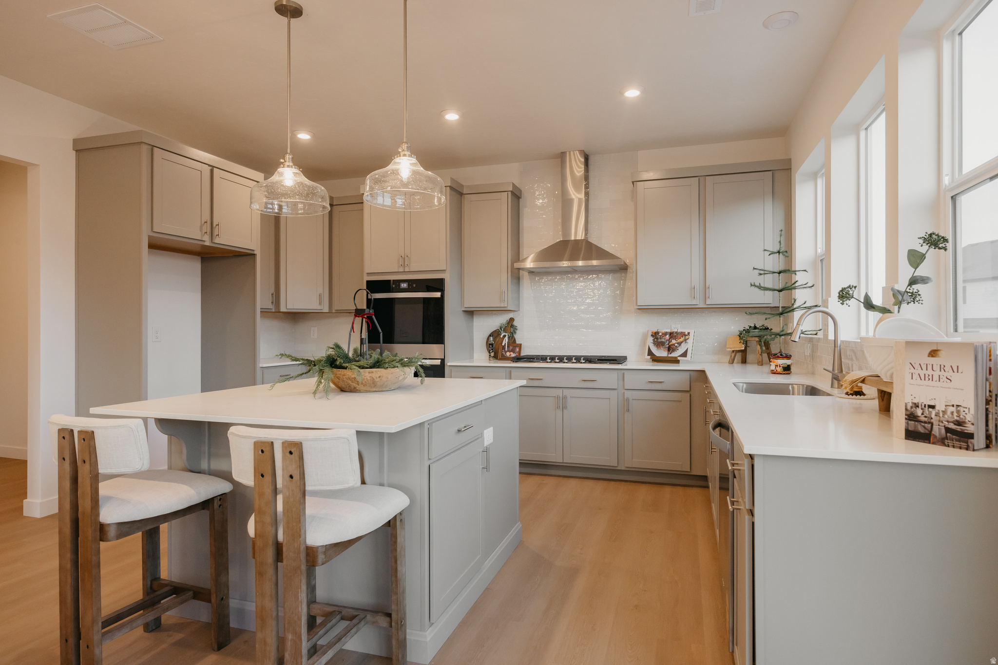 RIVERSIDE ESTATES - Residential