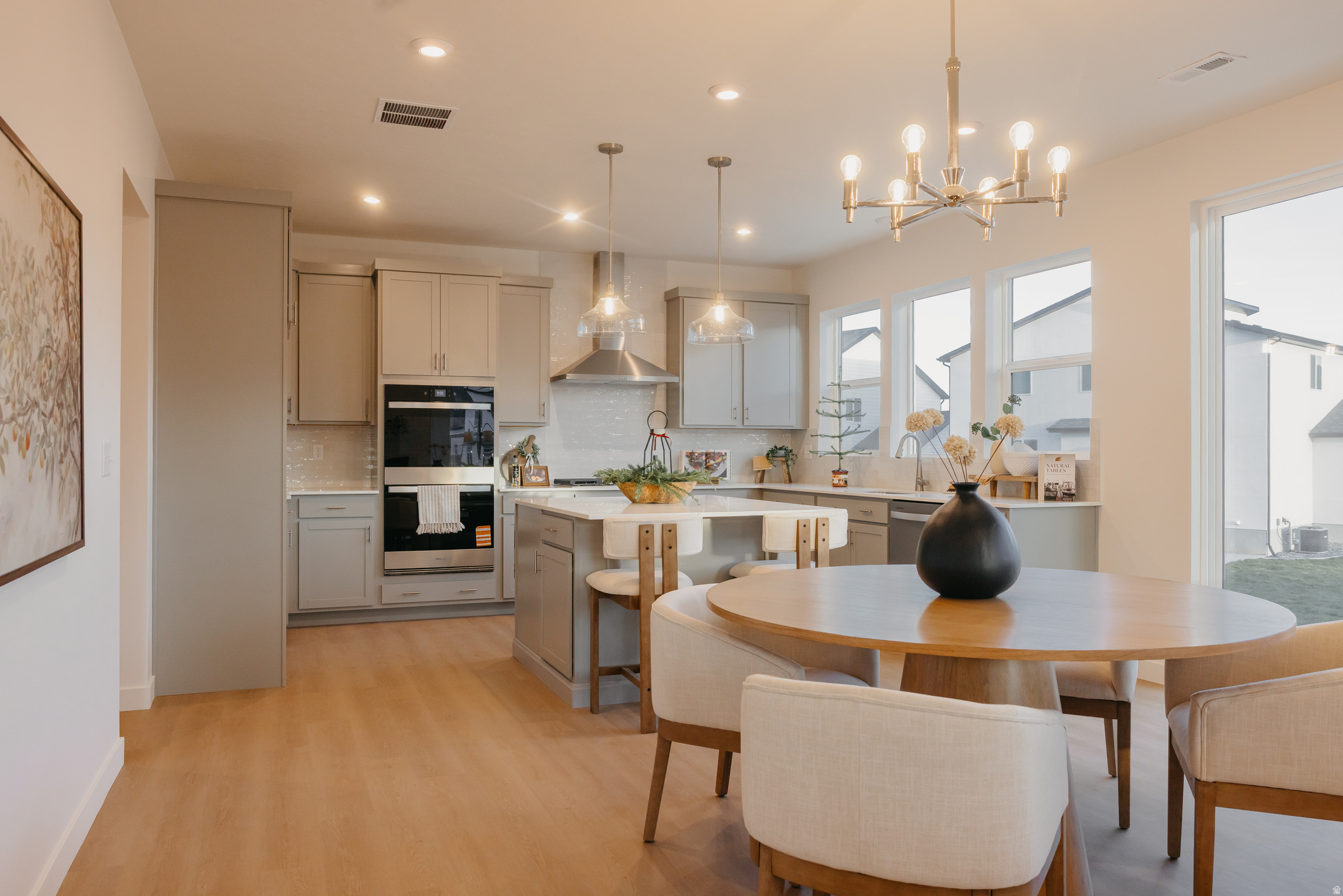 RIVERSIDE ESTATES - Residential