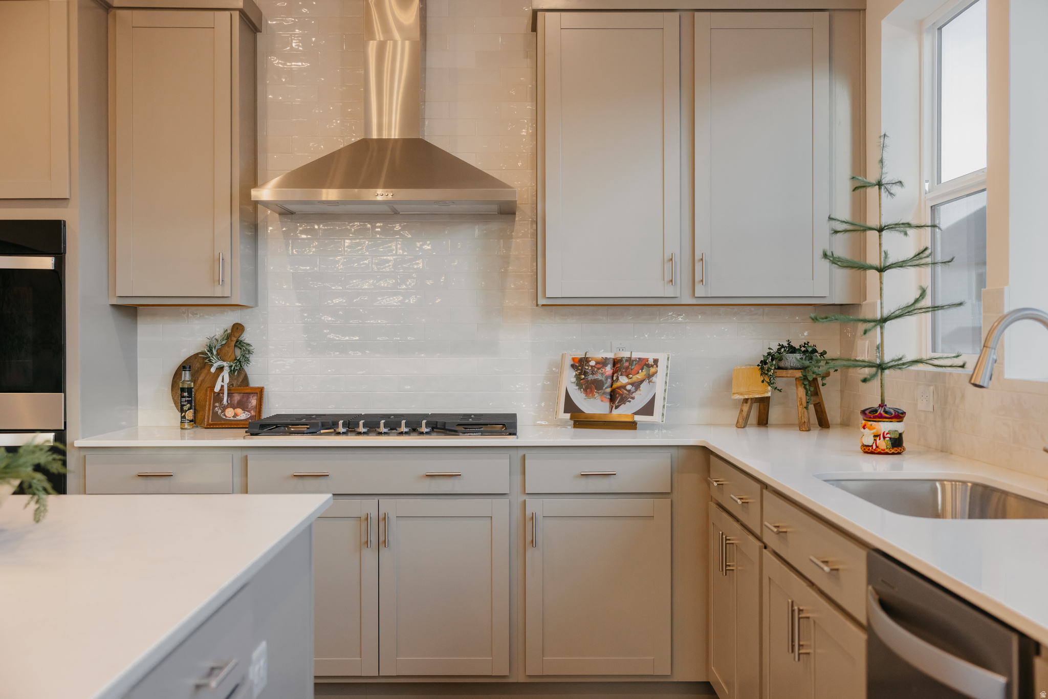 RIVERSIDE ESTATES - Residential