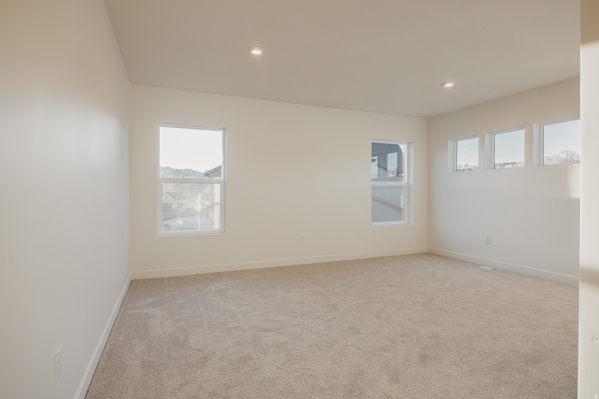 RIVERSIDE ESTATES - Residential