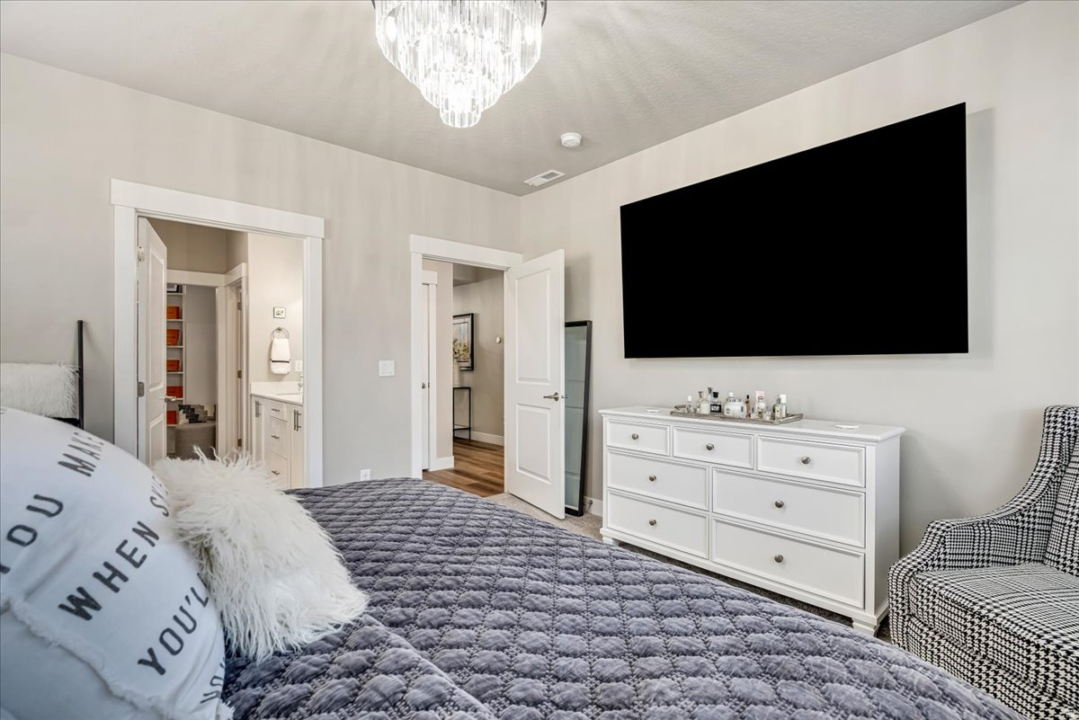 LAKEVIEW - Residential