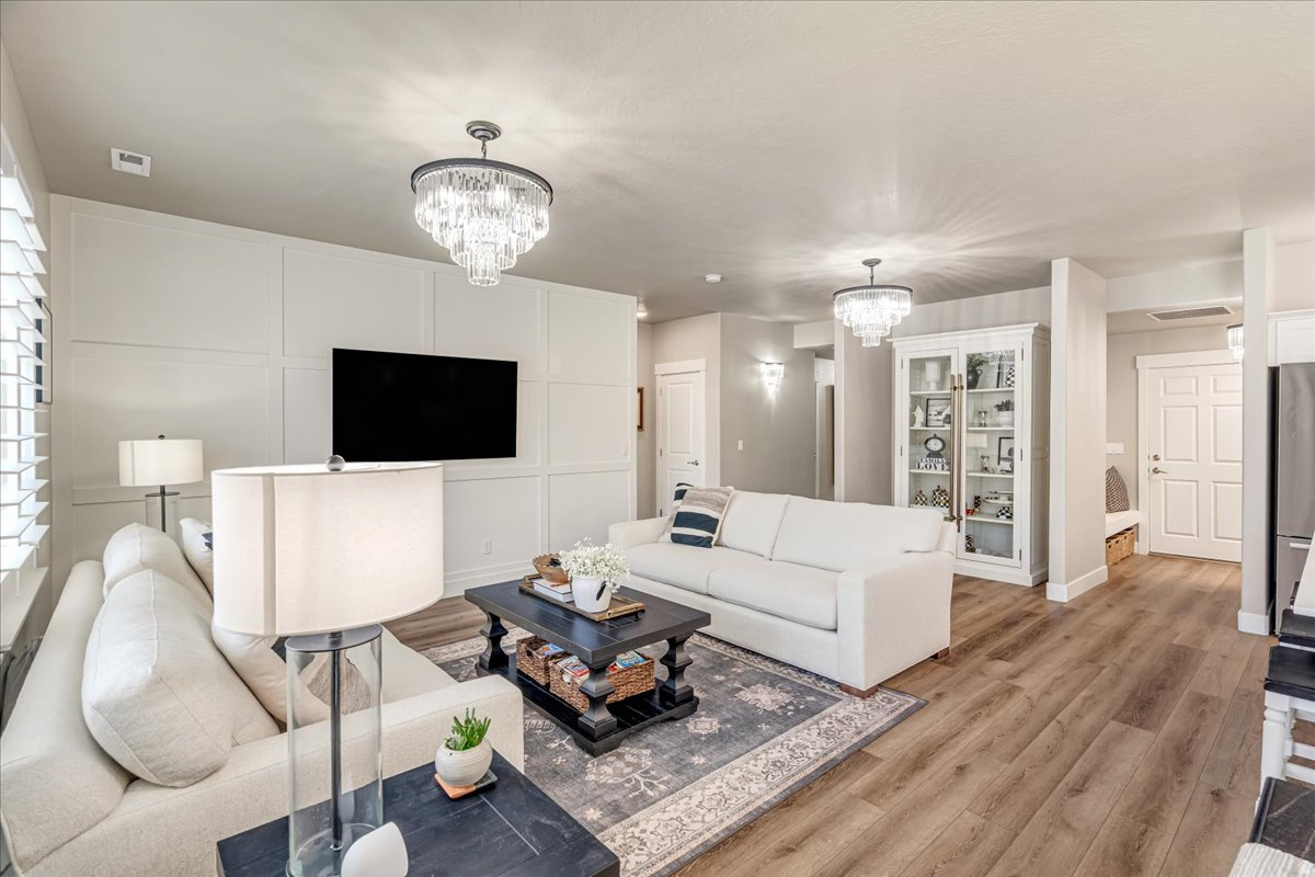 LAKEVIEW - Residential