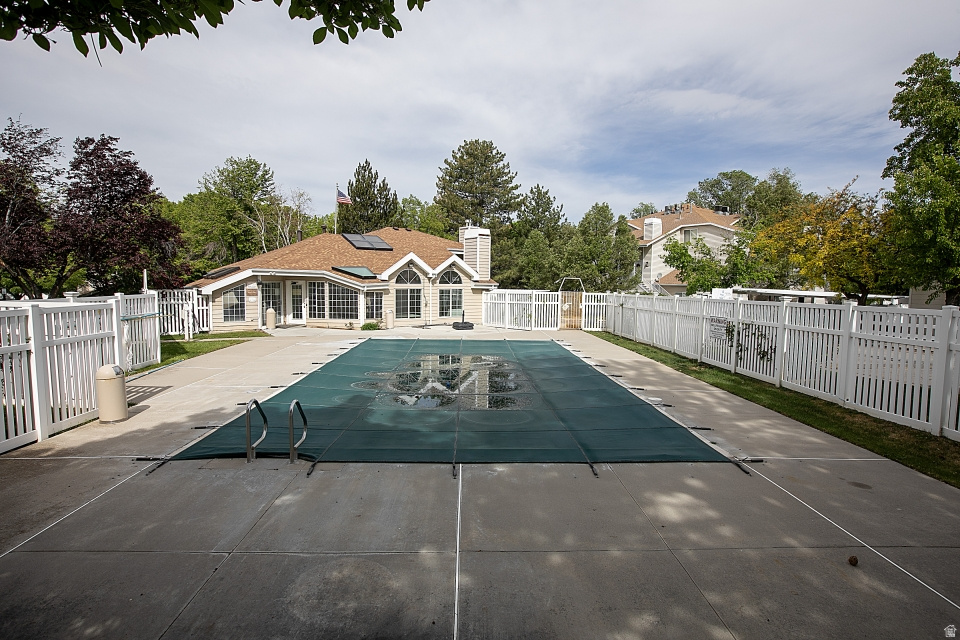 CARRIAGE CROSSING - Residential