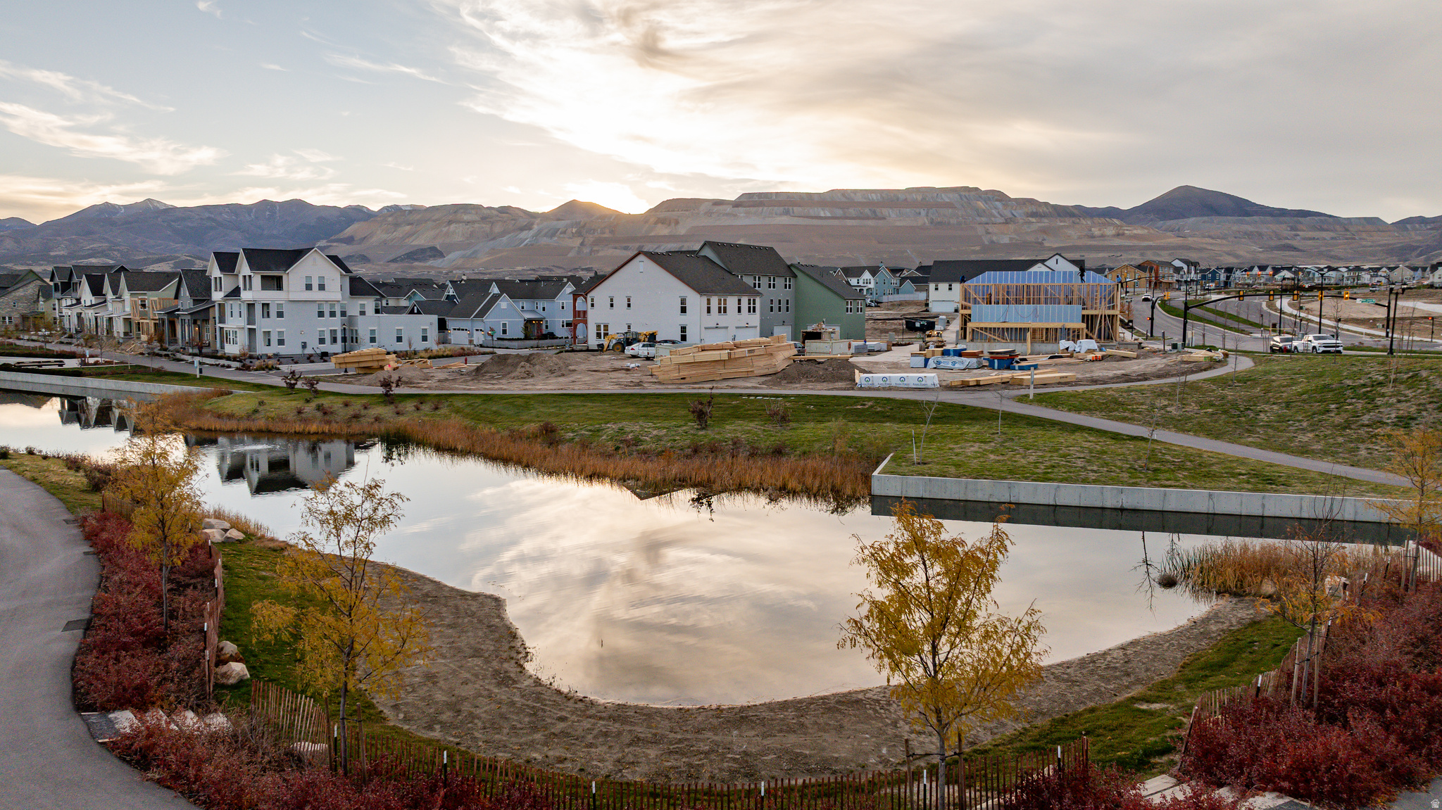 DAYBREAK - Residential