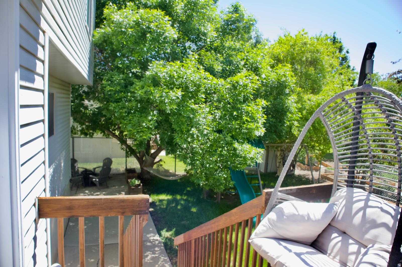 WINDSOR MEADOWS - Residential