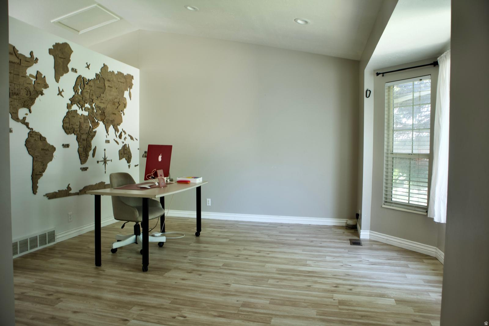 WINDSOR MEADOWS - Residential