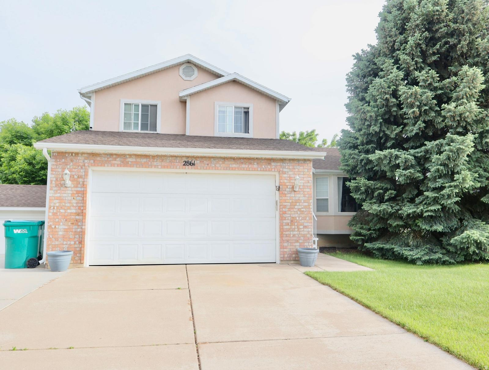 WINDSOR MEADOWS - Residential