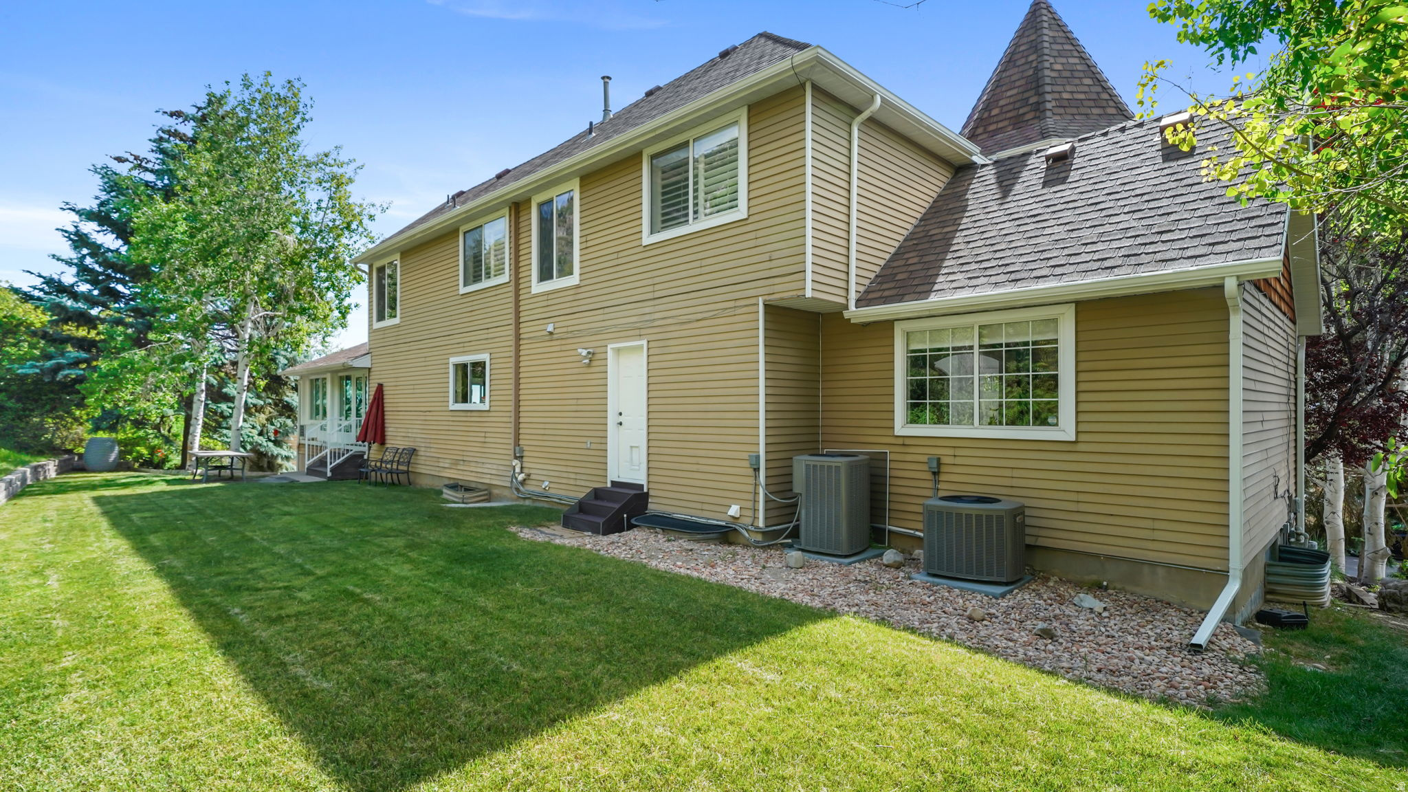 SHERWOOD HILLS - Residential