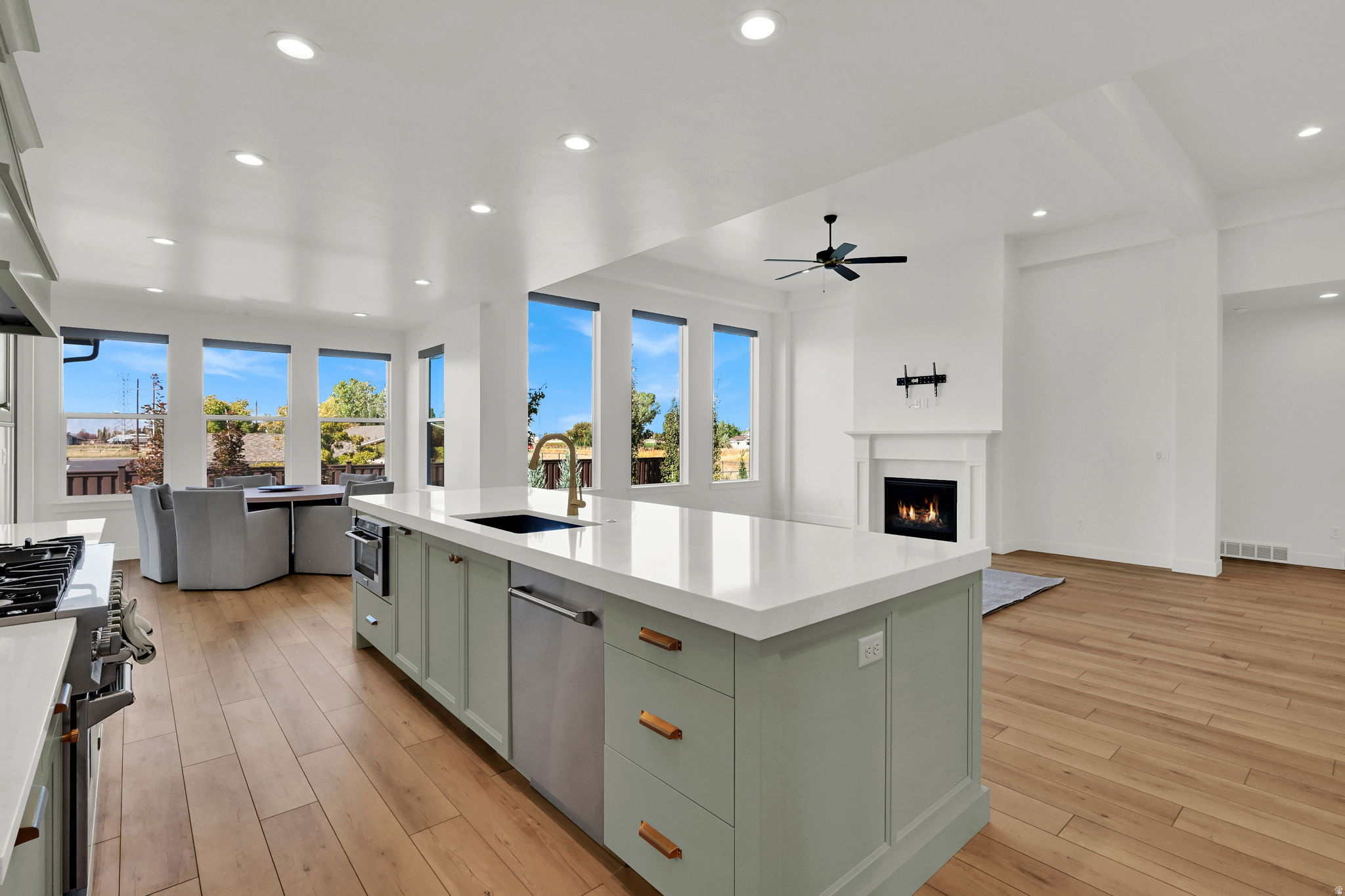 CHESTNUT FARMS - Residential
