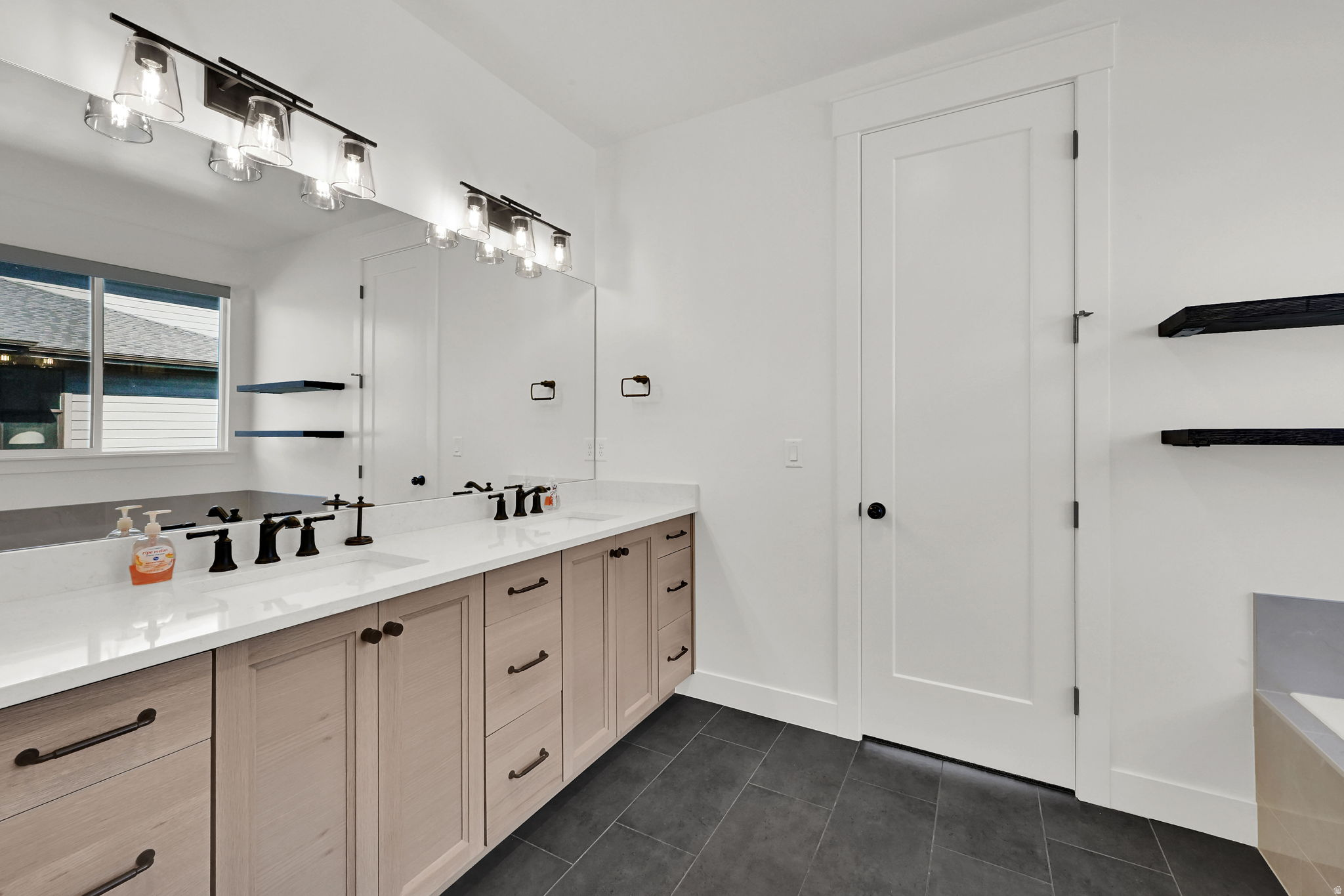 CHESTNUT FARMS - Residential