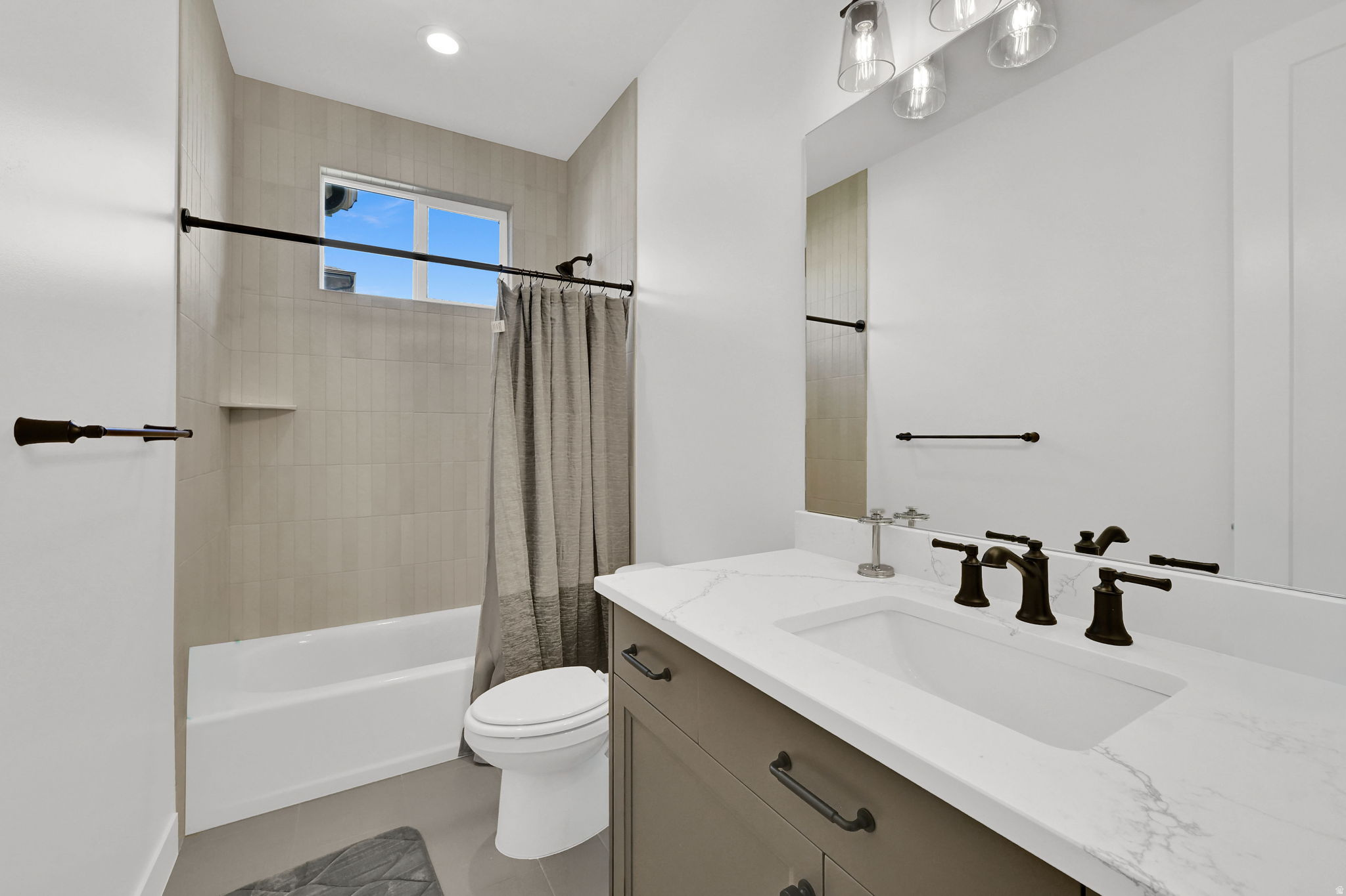 CHESTNUT FARMS - Residential