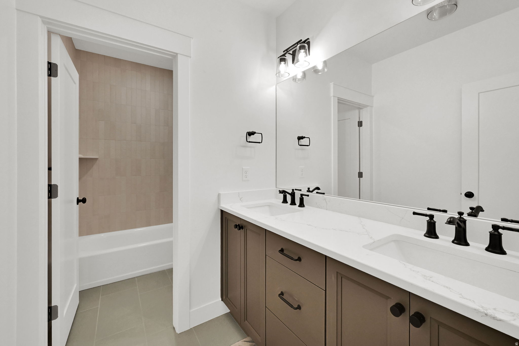 CHESTNUT FARMS - Residential