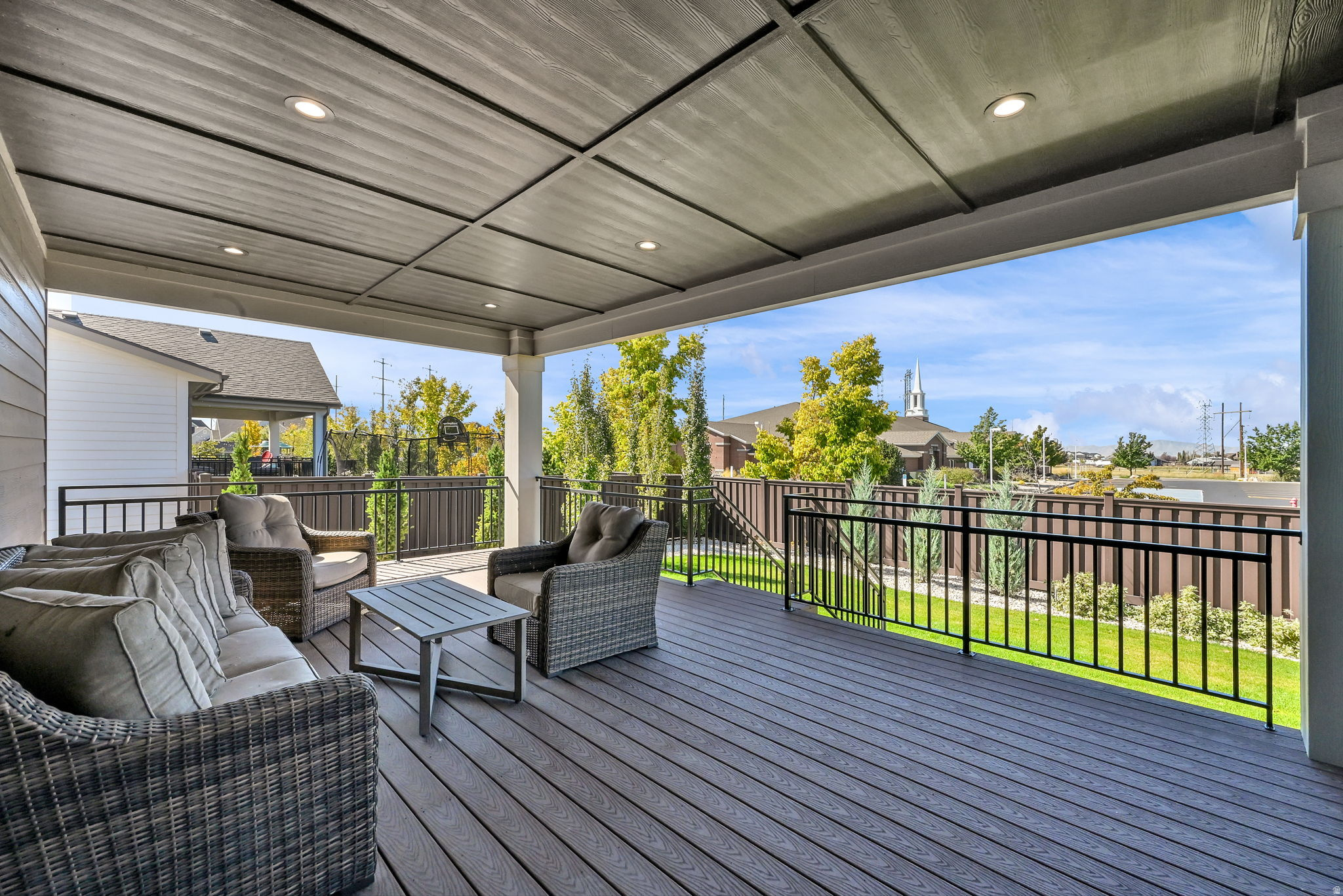 CHESTNUT FARMS - Residential