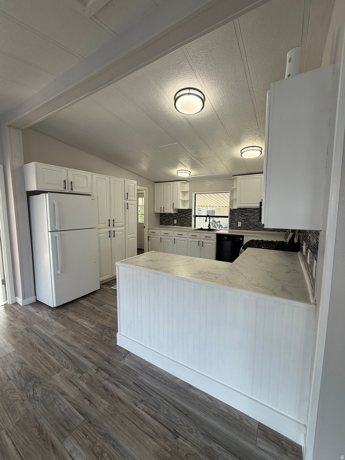 MAJESTIC OAKS MOBILE HOME PARK - Residential