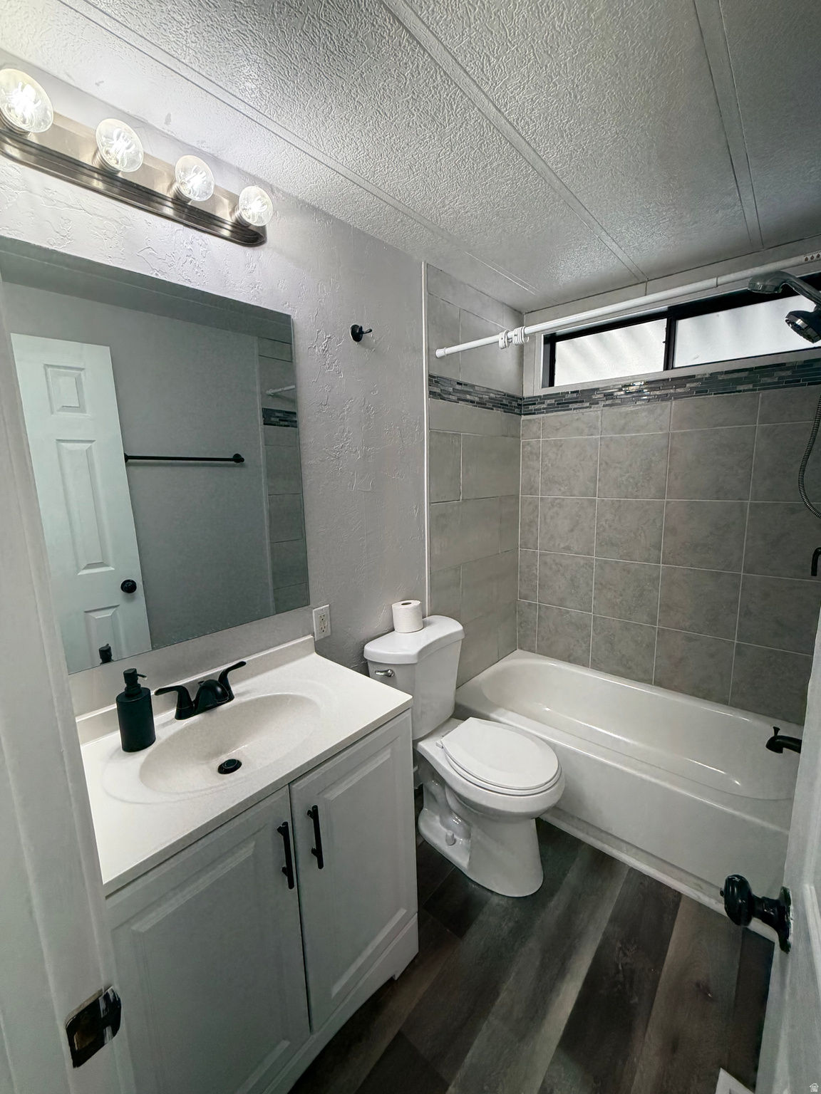 MAJESTIC OAKS MOBILE HOME PARK - Residential