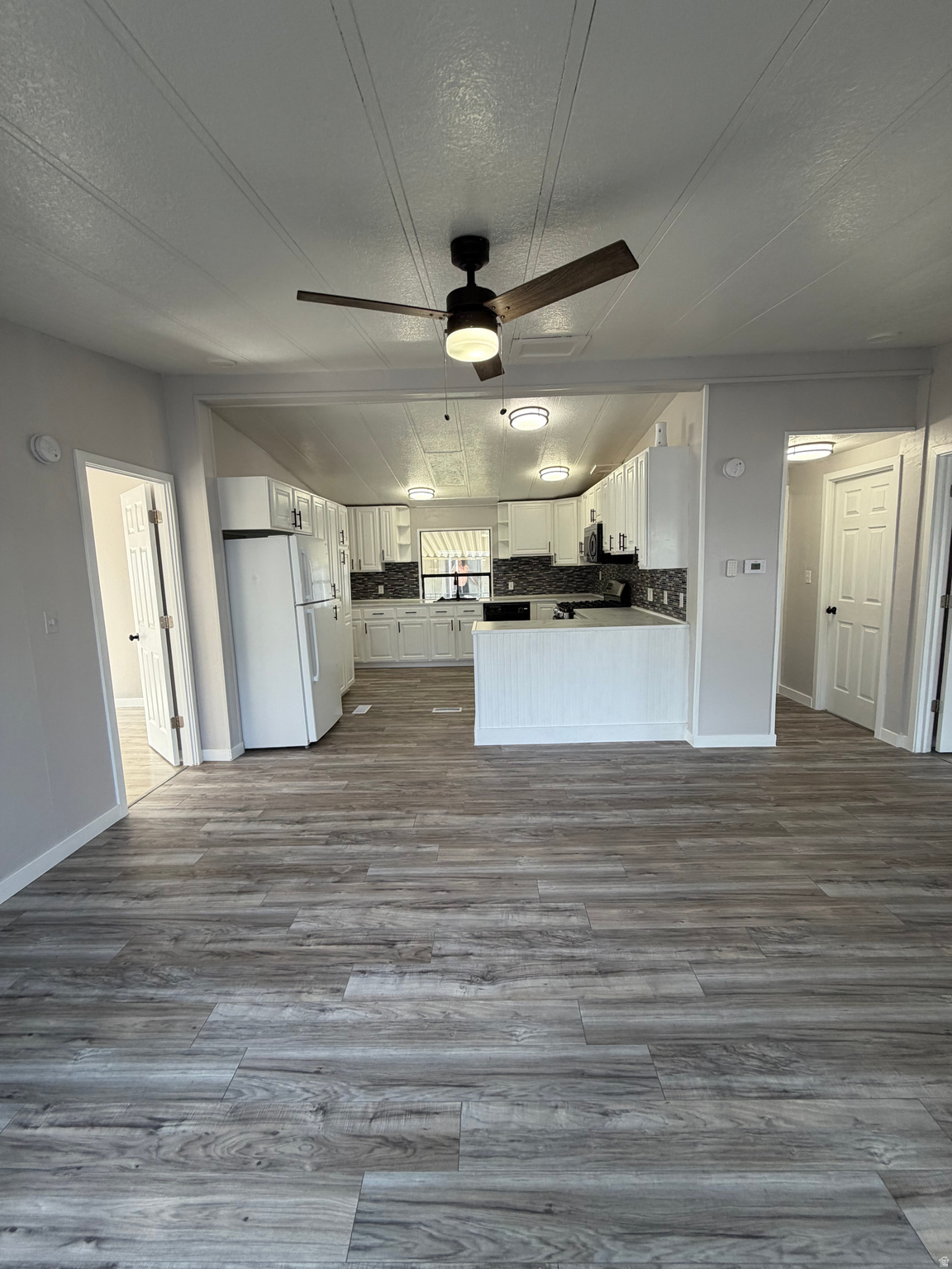 MAJESTIC OAKS MOBILE HOME PARK - Residential