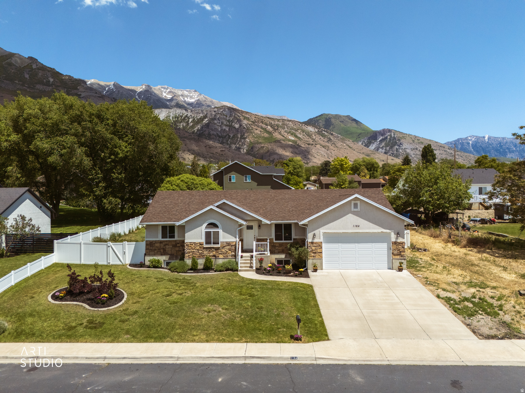WALNUT GROVE - Residential
