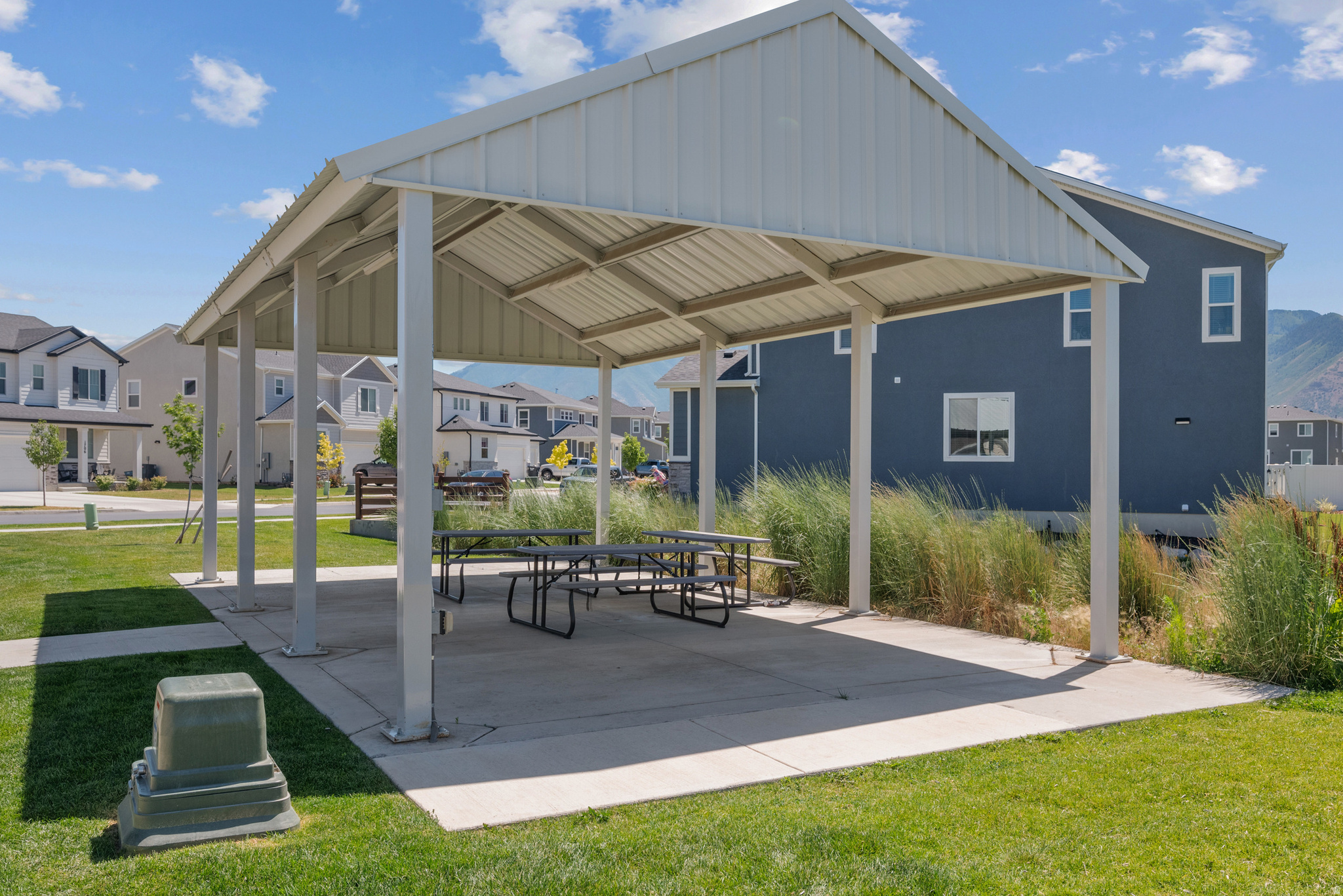 SALEM PARK - Residential
