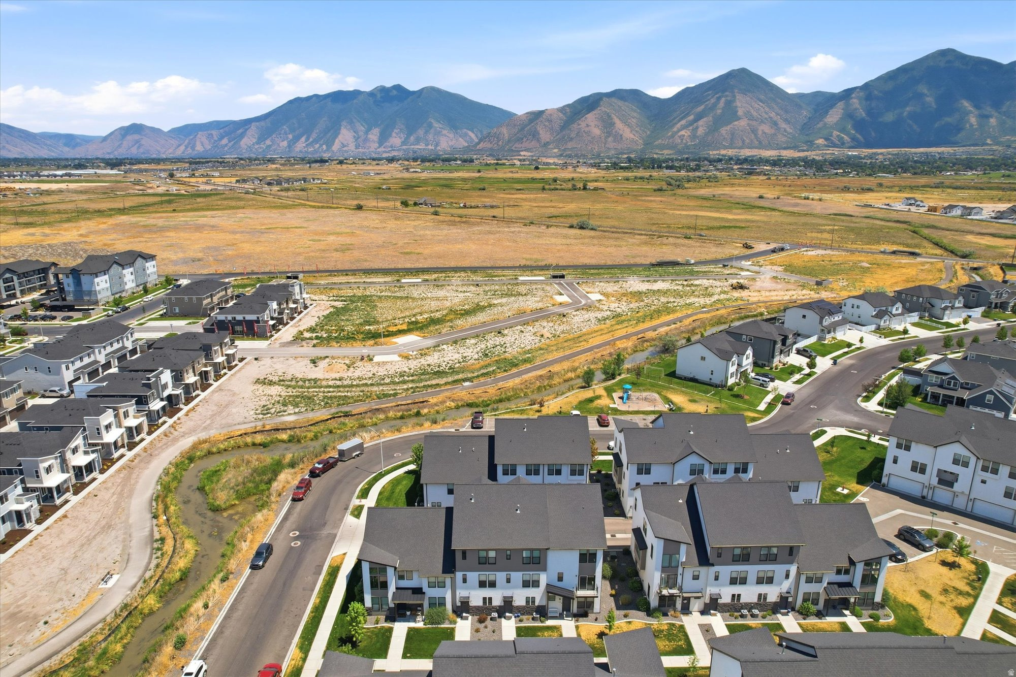 CREEKSIDE@ ARROWHEAD - Residential