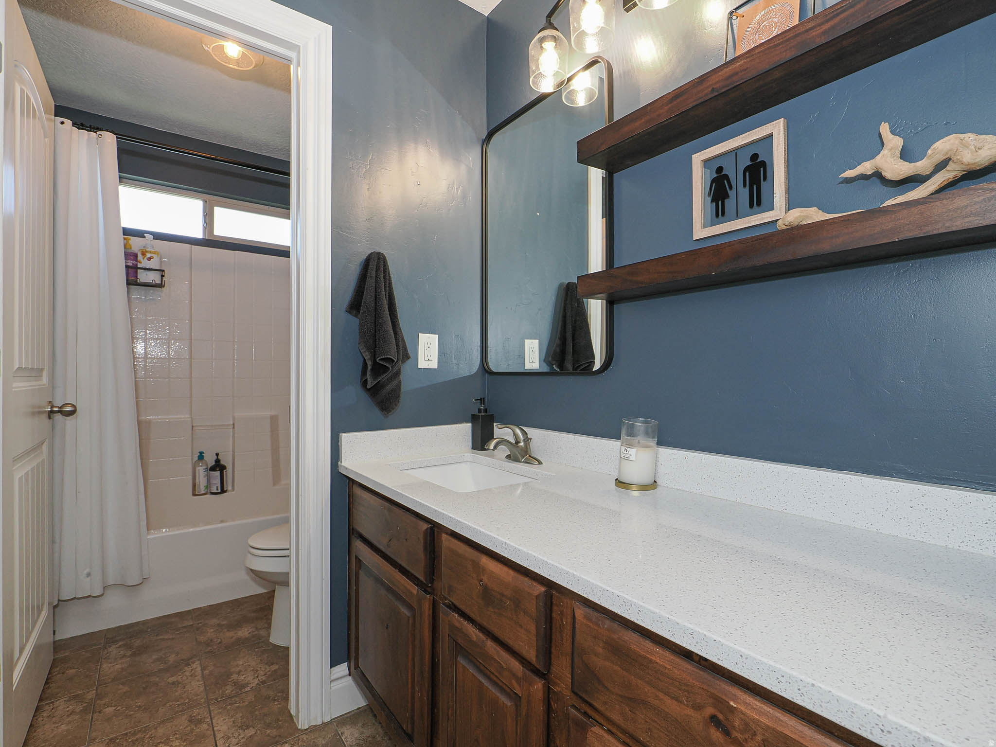 BRIDLEWALK PLACE - Residential